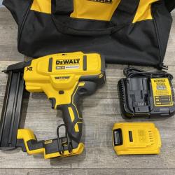 AS-IS DEWALT 20V MAX XR Lithium-Ion Cordless 18-Gauge Narrow Crown Stapler Kit