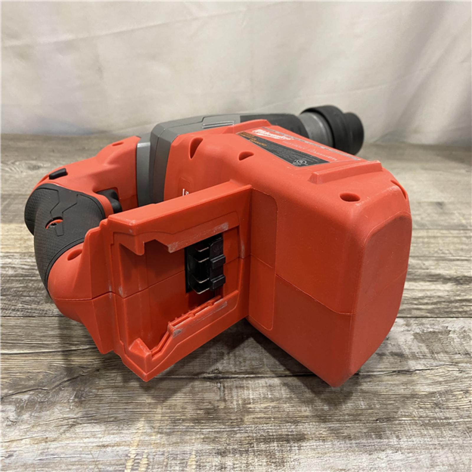 AS-IS Milwaukee FUEL 18V Lithium-Ion Brushless Cordless 1-9/16 in. (Tool-Only)