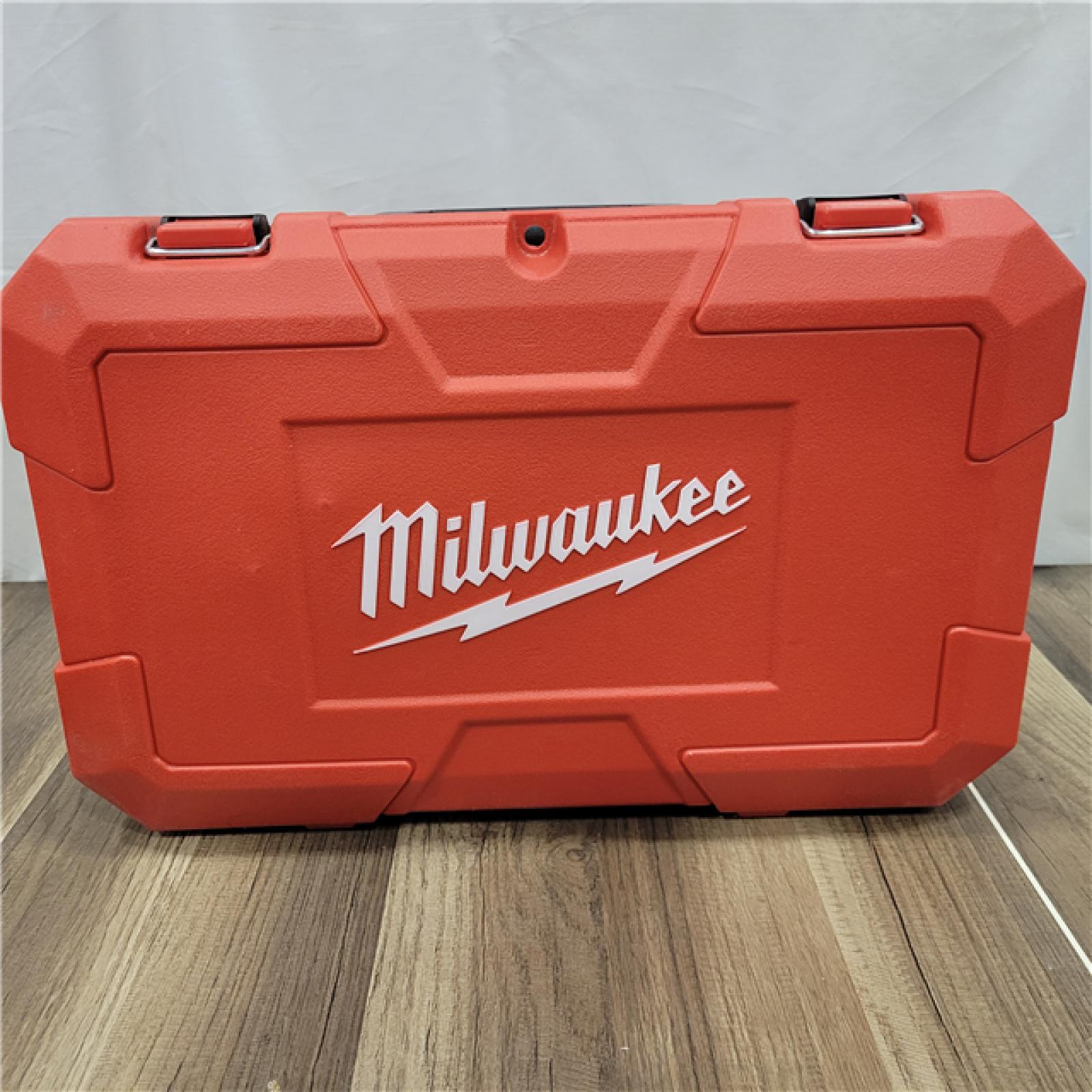 AS-IS Milwaukee 1 in. SDS Plus D-Handle Rotary Handle w/ Case