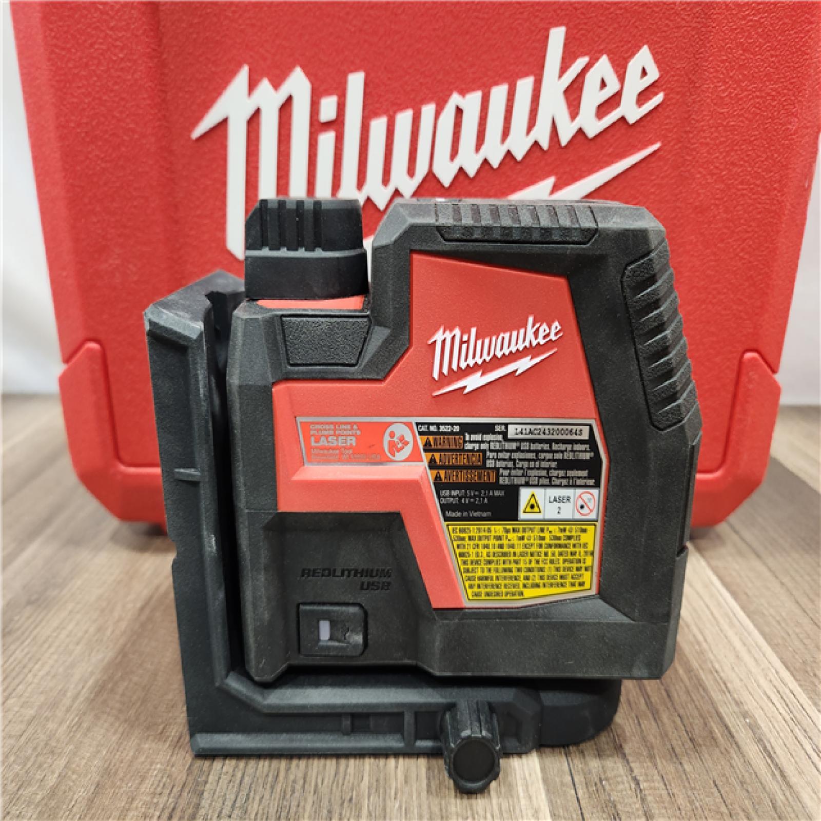 AS-IS- Milwaukee- Green Beam Laser Cross Line Plumb Point USB Rechargeable