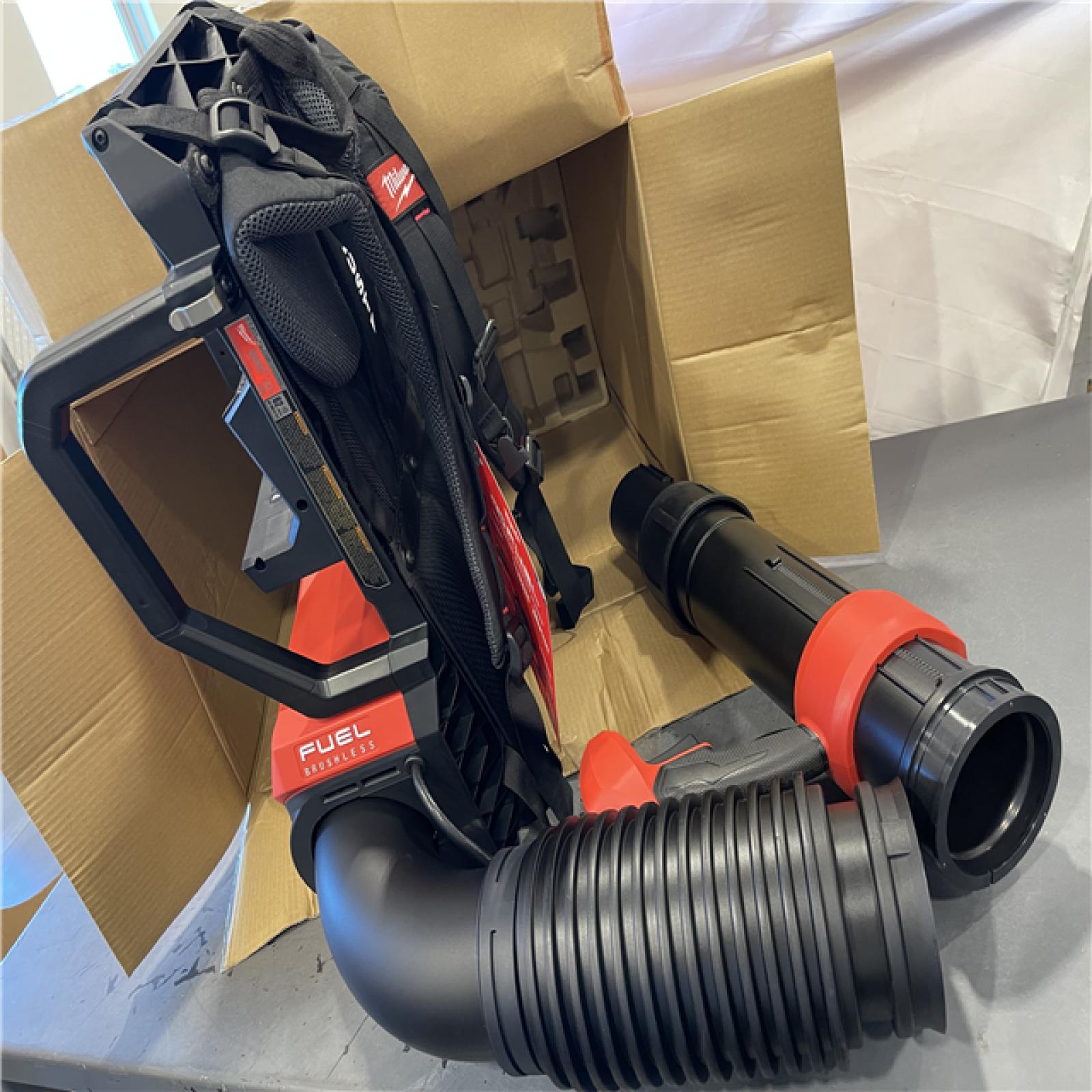 AS-IS - Milwaukee M18 FUEL 155 MPH 650 CFM 18-Volt Lithium-Ion Brushless Cordless Dual Battery Backpack Blower