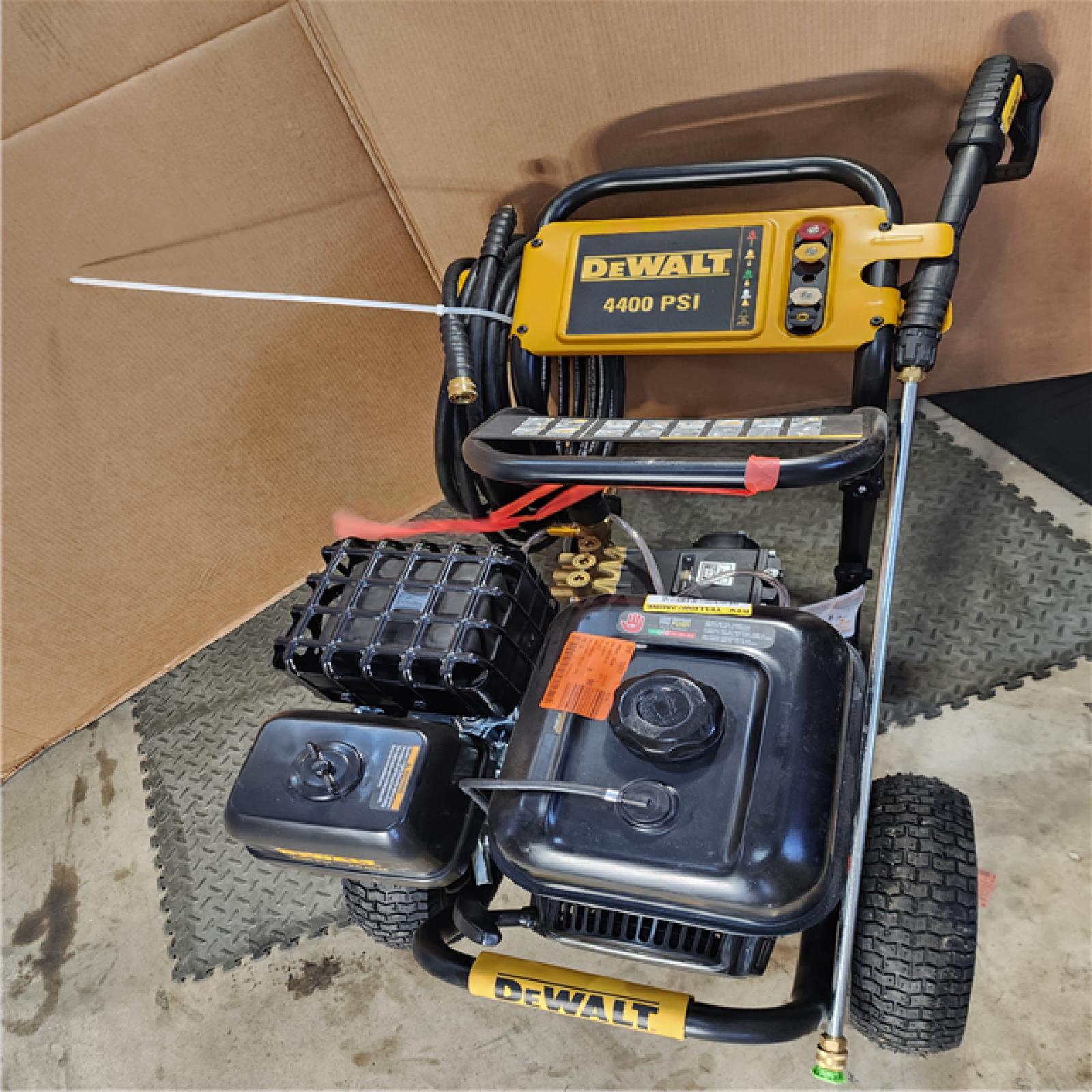 HOUSTON LOCATION - AS-IS DEWALT 4400 PSI 4.0 GPM Cold Water Gas Pressure Washer