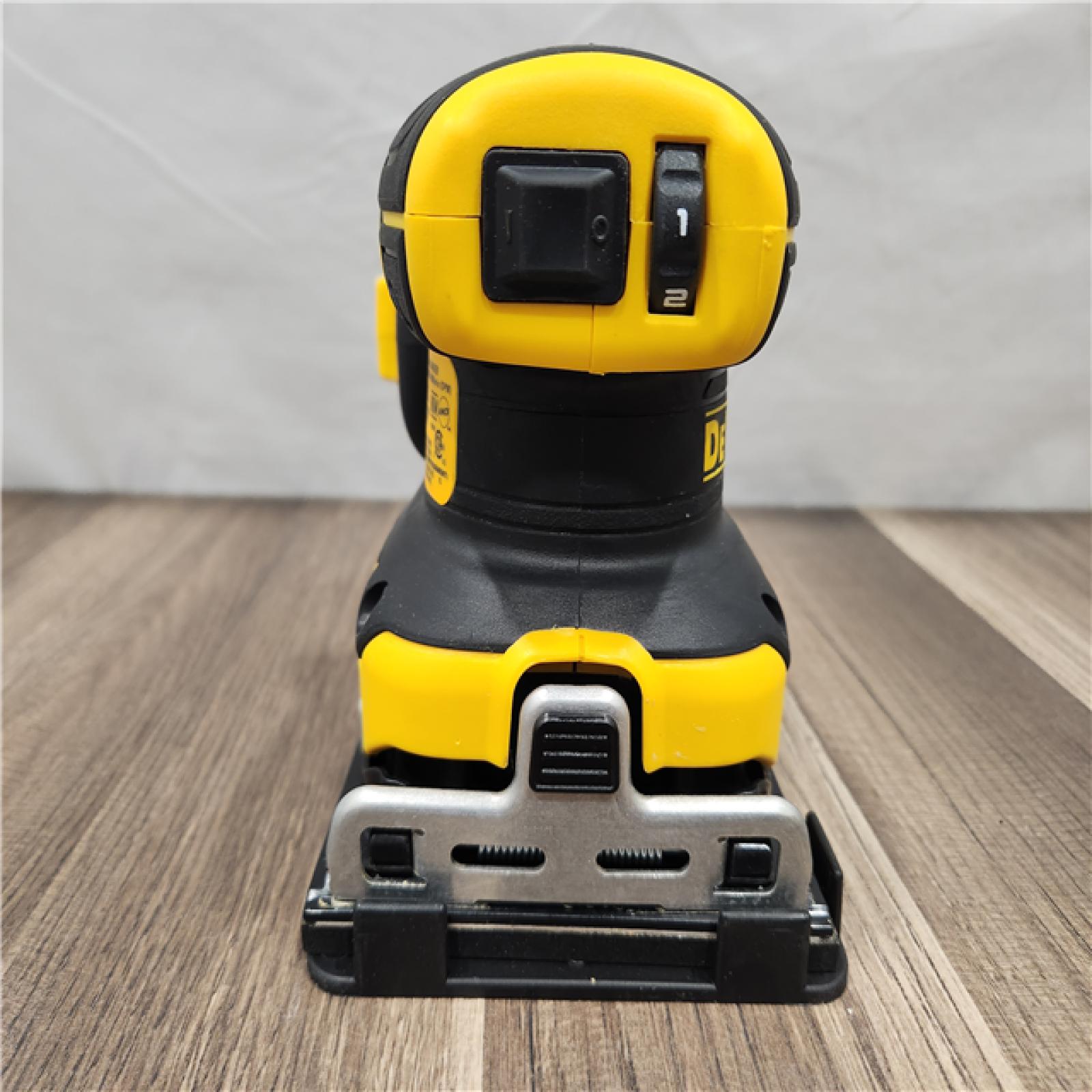 AS-IS- DEWALT 20V MAX XR Brushless Cordless 1/4 Sheet Variable Speed Sander (Tool Only)