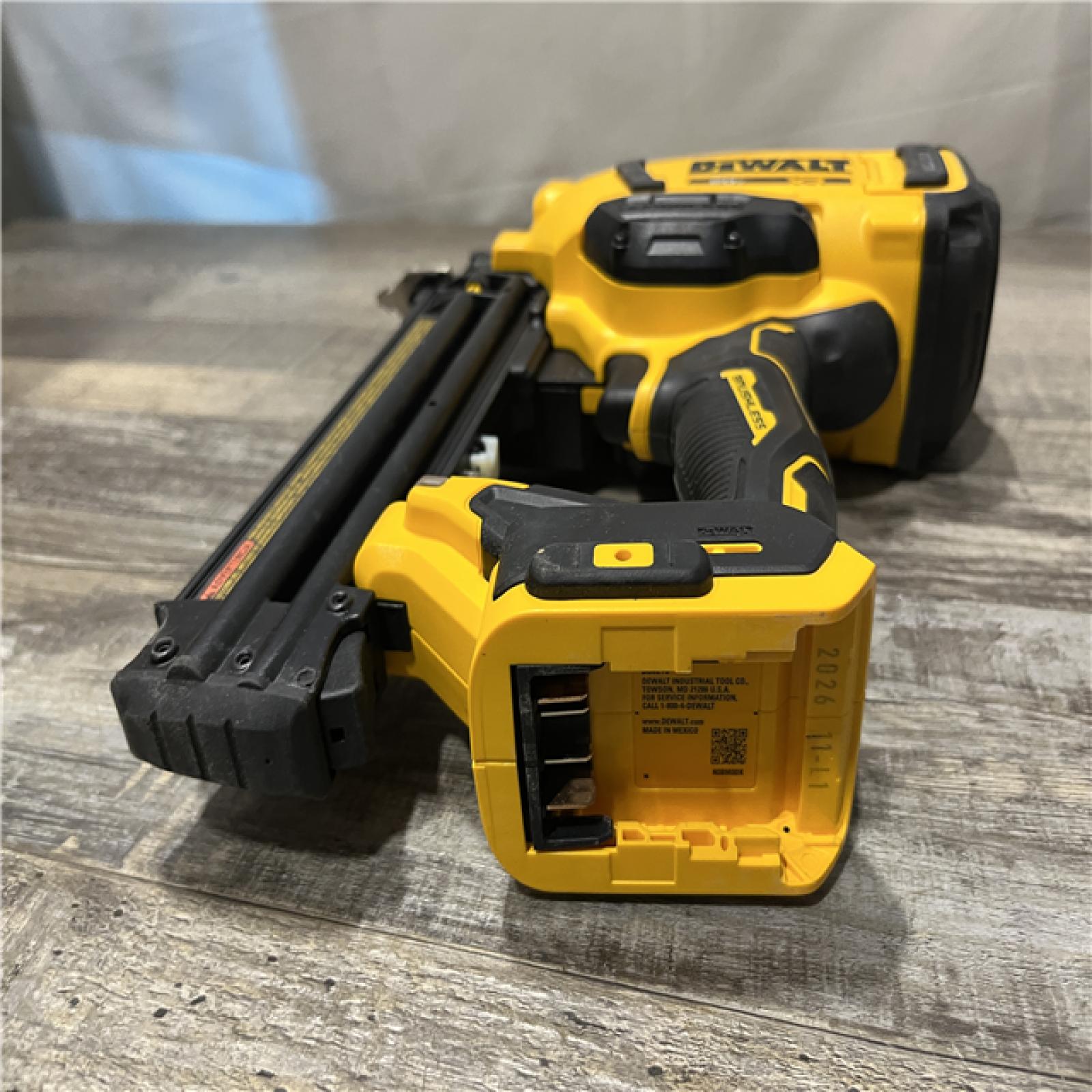 AS-IS DEWALT 20V MAX XR 18 Gauge Cordless Brad Nailer (Tool Only)