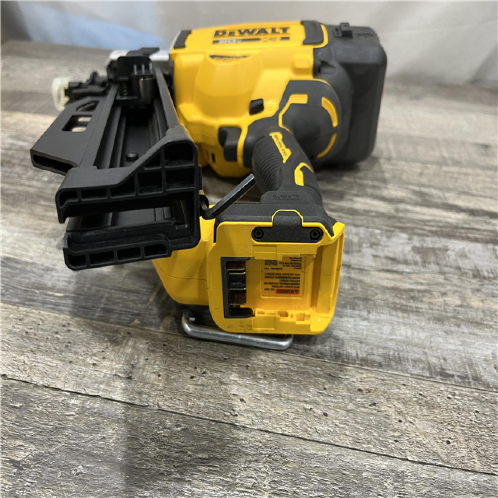 AS-IS DEWALT 20-Volt 21° Cordless Framing Nailer (Tool-Only)