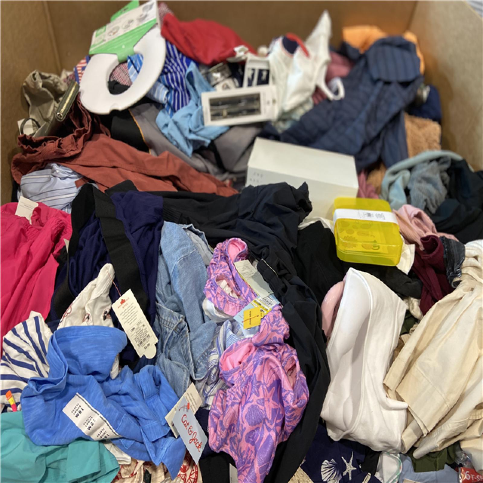DALLAS LOCATION - BULLSEYE CLOTHING, HOME GOODS PALLET