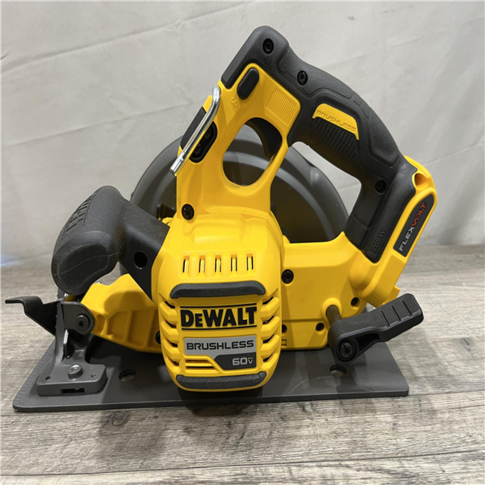 AS-IS DEWALT FLEXVOLT 60V MAX Cordless Brushless 7-1/4 in. Circular Saw with Brake (Tool Only)