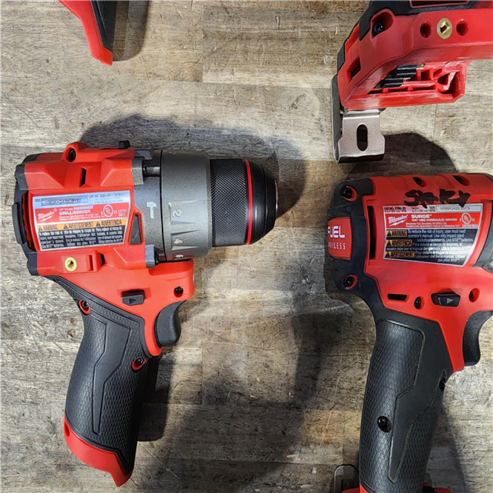 HOUSTON LOCATION - AS-IS MILWAUKEE 4 TOOL COMBO