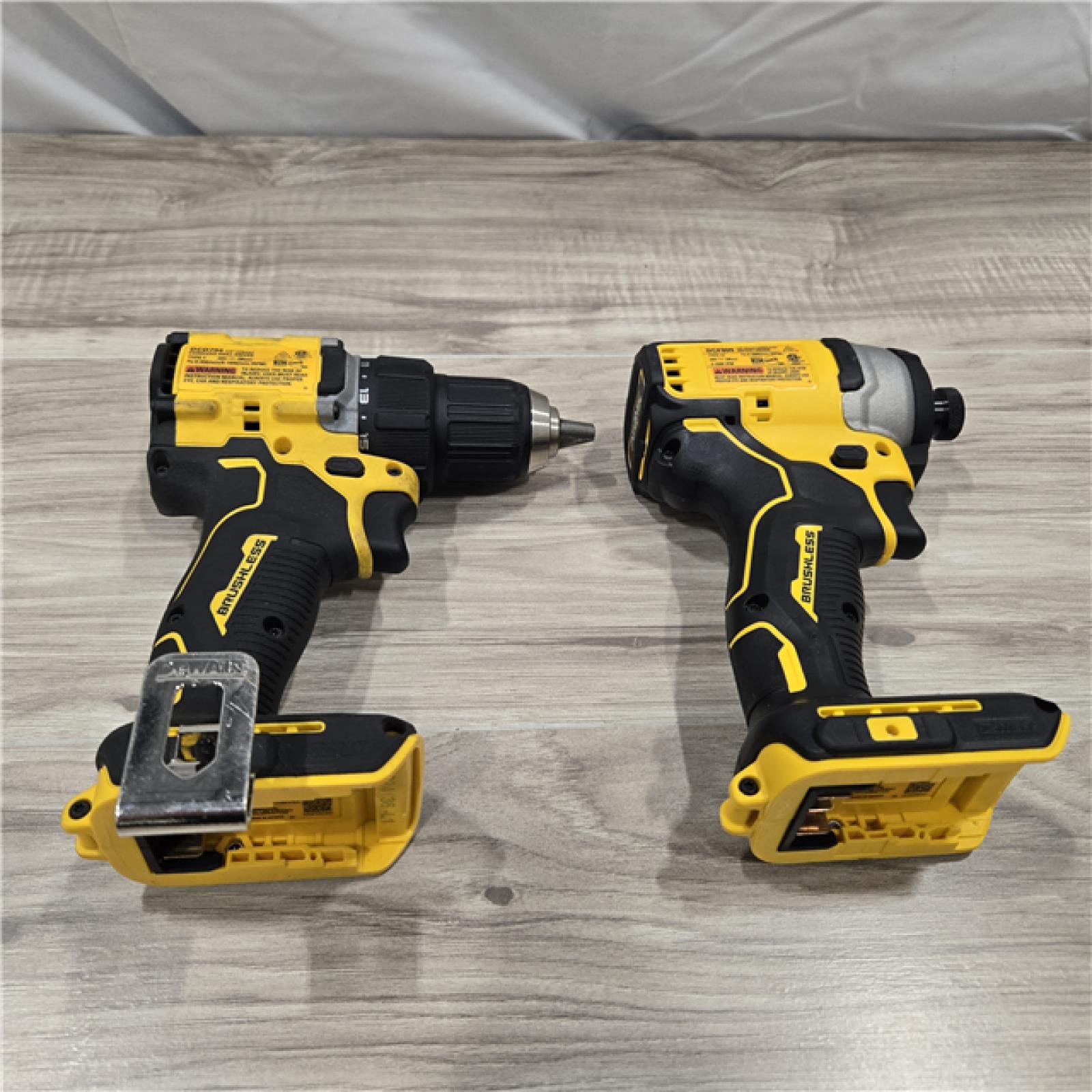 LIKE NEW! - Dewalt 20V MAX ATOMIC Compact Cordless Drill Driver and Impact Driver Combo Kit