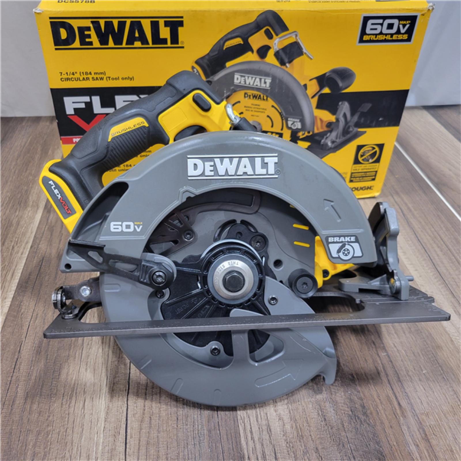 AS-IS DeWALT Flexvolt Max 7-1/4  60V Brushless Circular Saw DCS578B (Bare Tool)