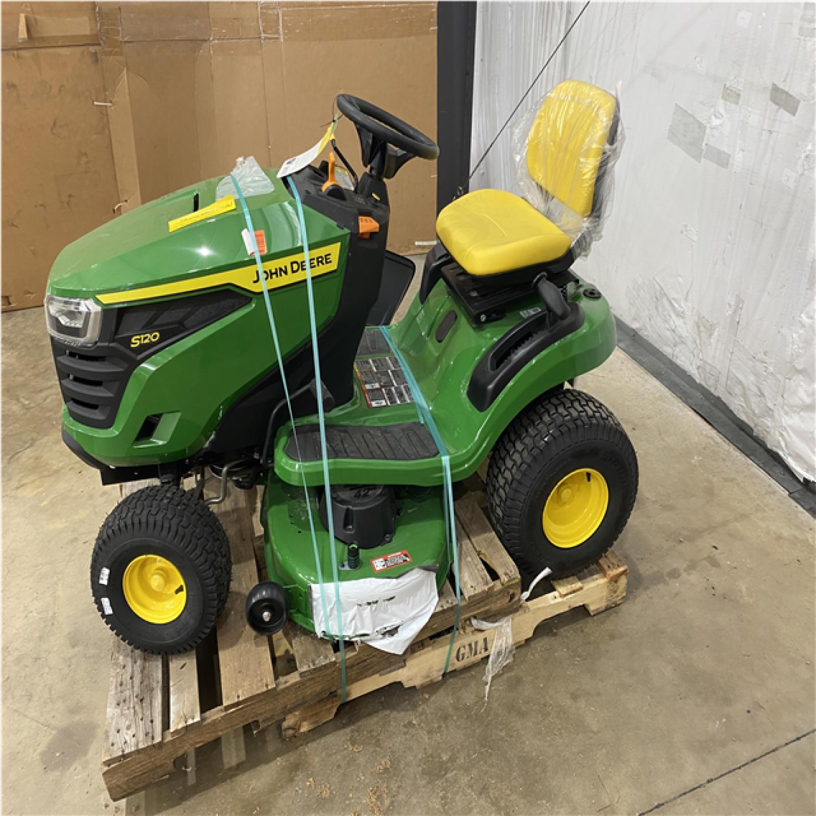 Houston Location - AS-IS Outdoor Power Equipment JOHN DEERE S120 42 INCH SIT DOWN MOWER