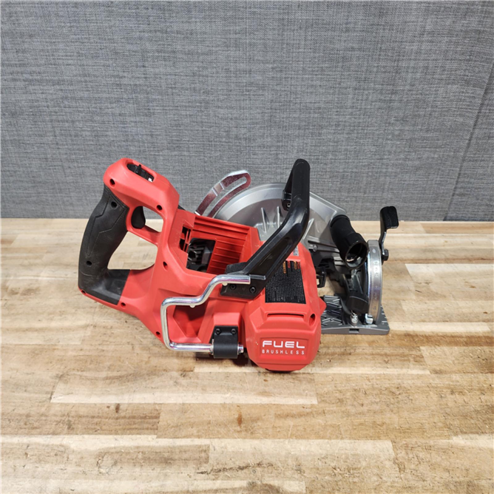 HOUSTON LOCATION - AS - IS Milwaukee FUEL 18V Lithium-Ion Cordless 7-1/4 in. Rear Handle Circular Saw (Tool-Only)