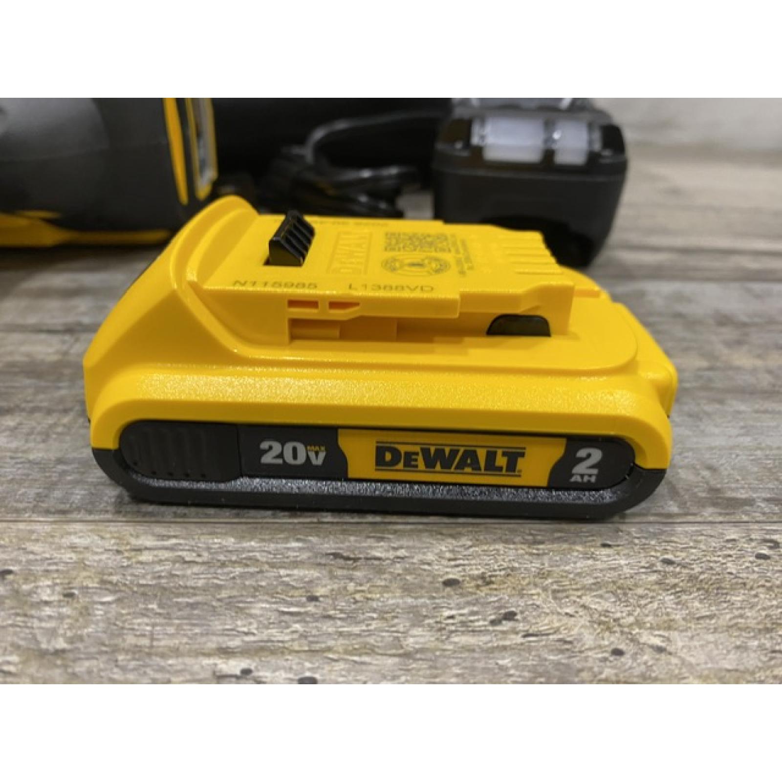 AS-IS DEWALT 20V MAX XR 16-Gauge Electric Cordless Angled Finishing Nailer Kit