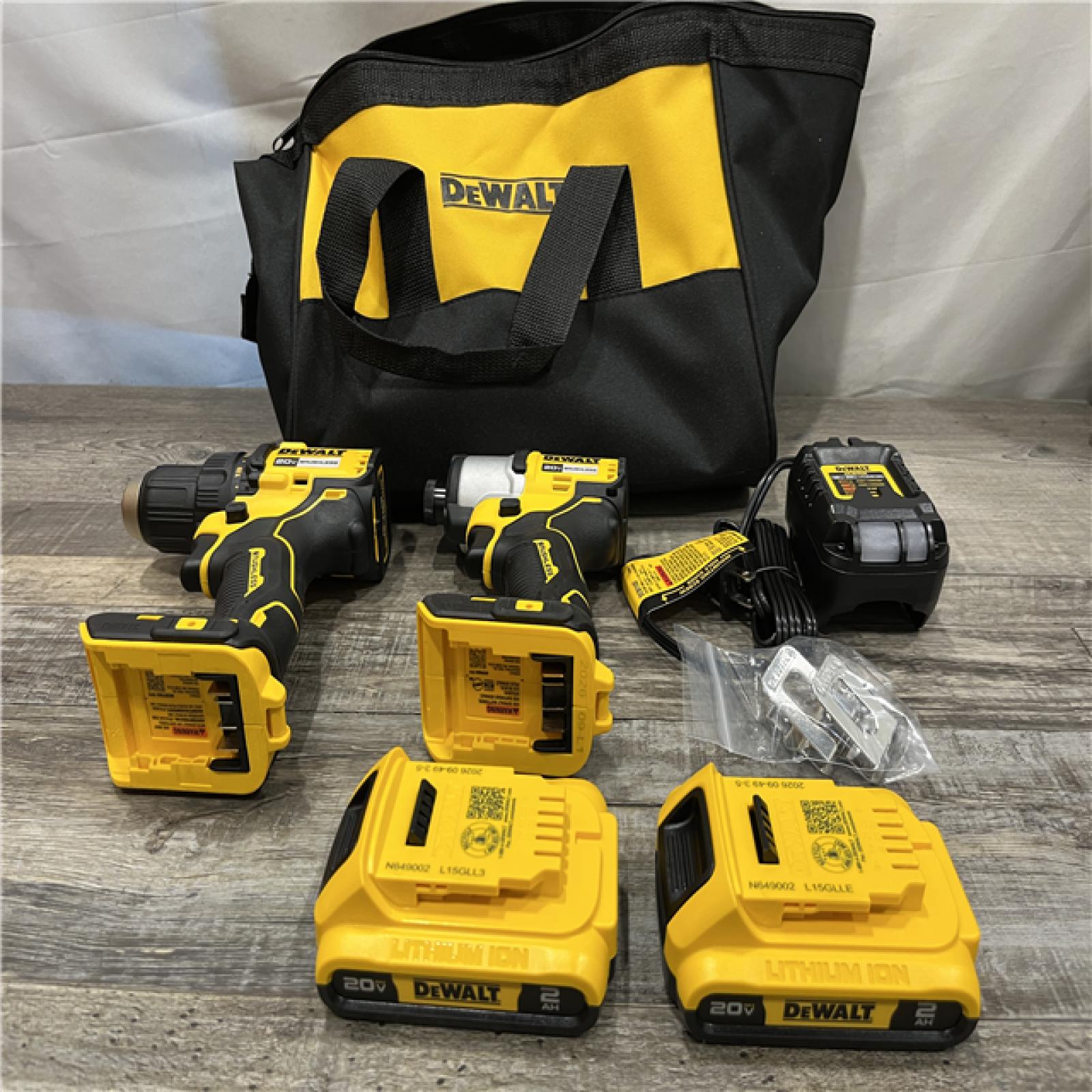 LIKE NEW - DEWALT 20V MAX Brushless 1/2 in. Drill Driver & 1/4 in. Impact Driver Kit