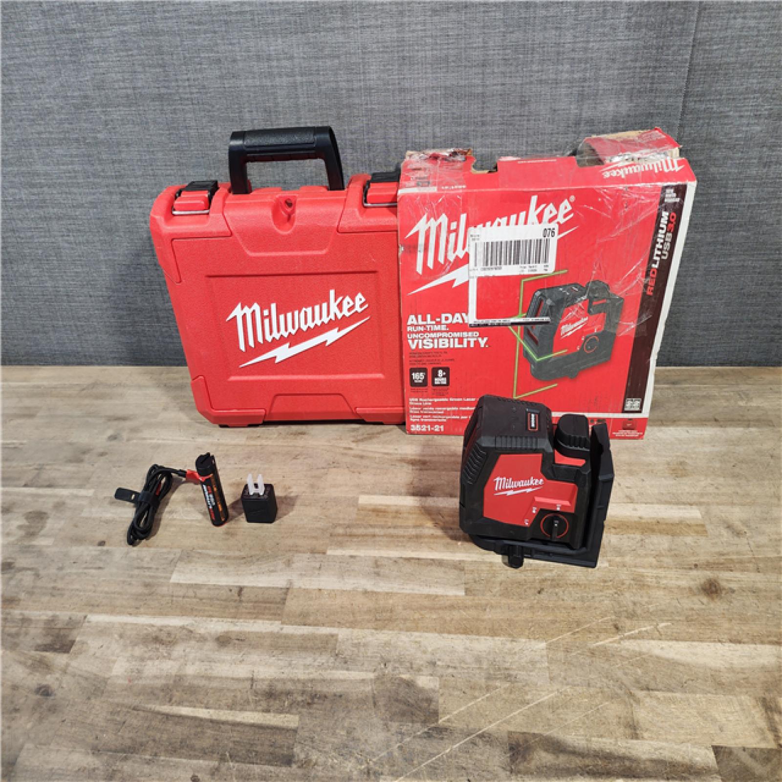 HOUSTON LOCATION - AS-IS MILWAUKEE 100 Ft. REDLITHIUM Lithium-Ion USB Green Rechargeable Cross Line Laser Level with Charger