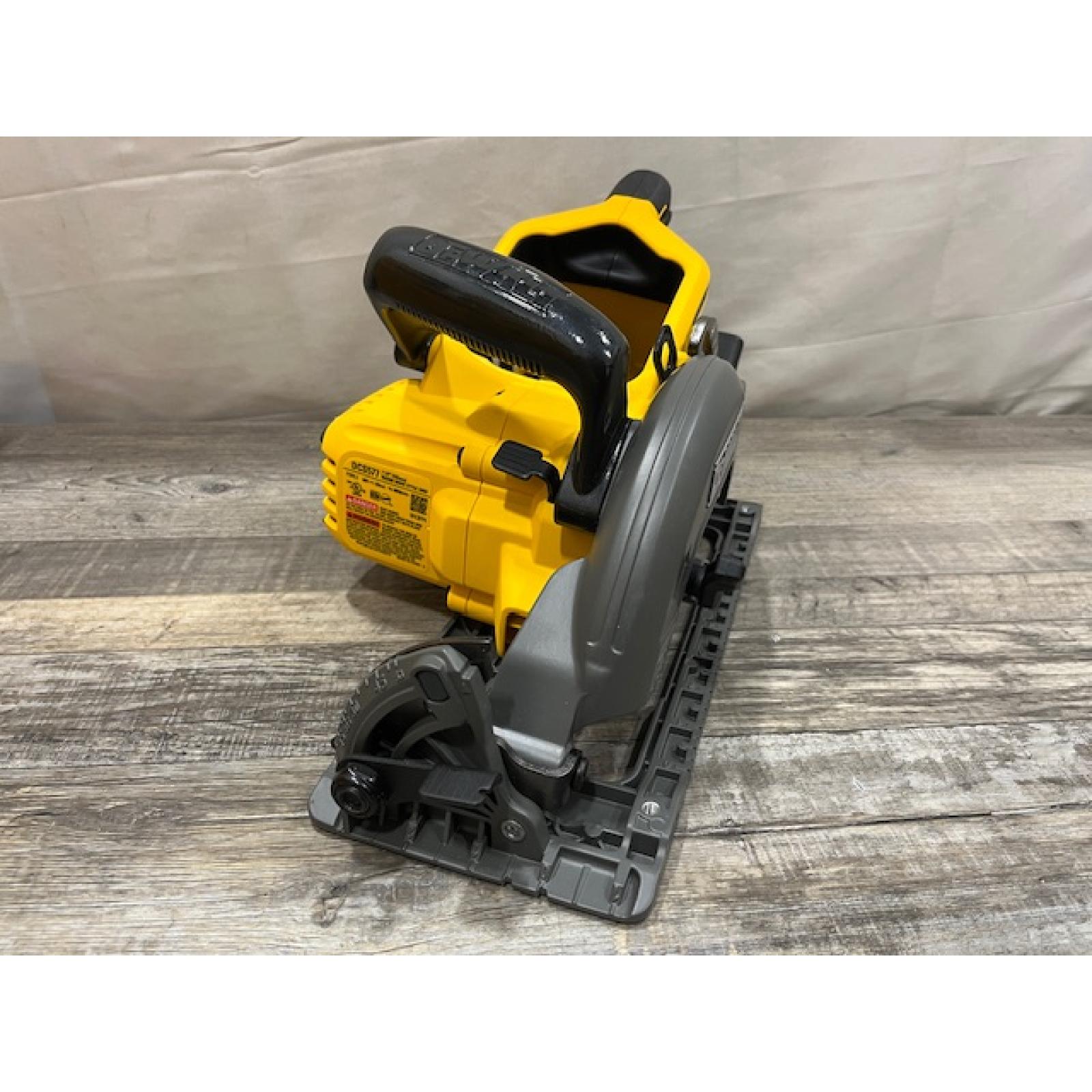 AS-IS DEWALT FLEXVOLT 60V MAX Cordless Brushless 7-1/4 in. Wormdrive Style Circular Saw (Tool Only)
