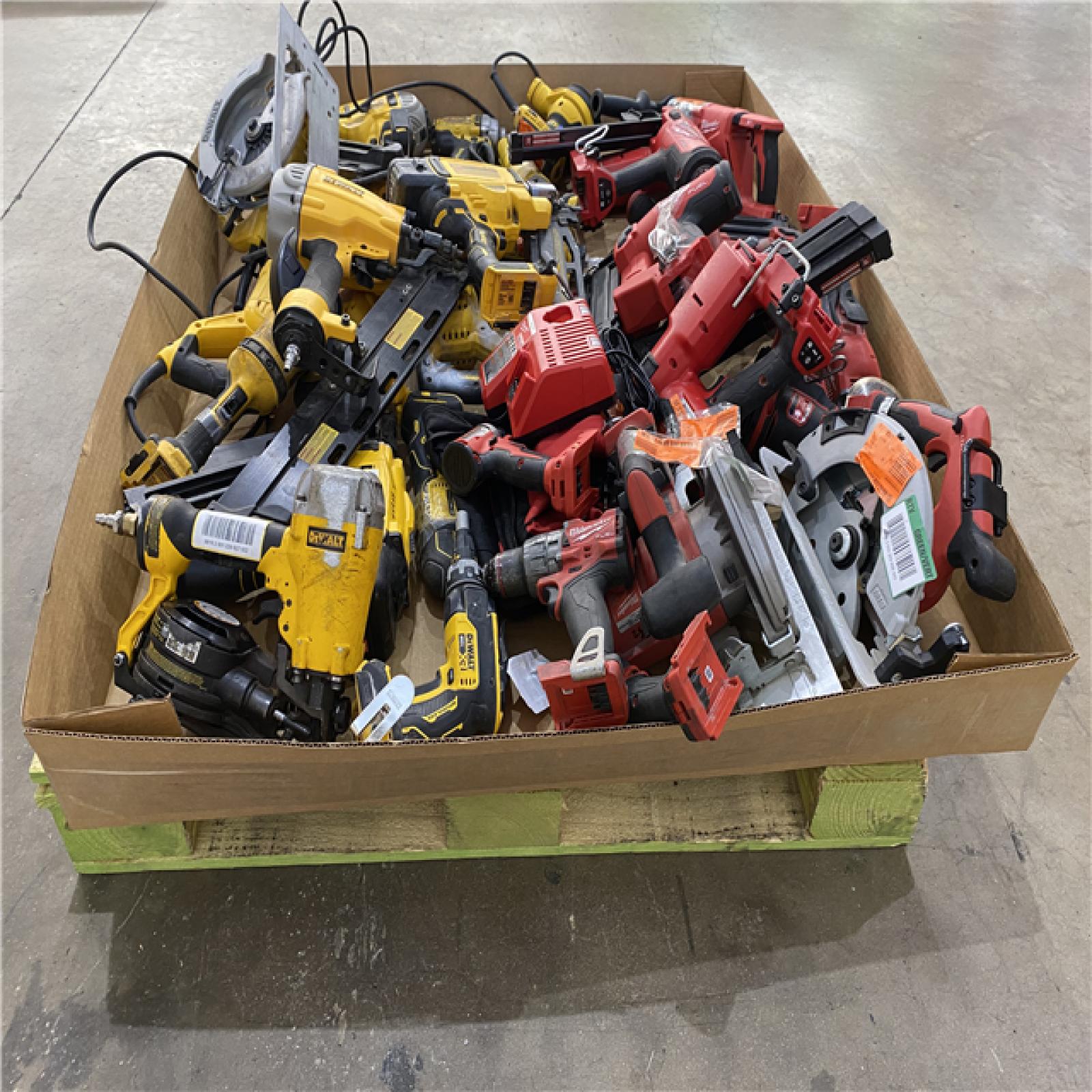 Houston Location AS IS - Tool Pallet