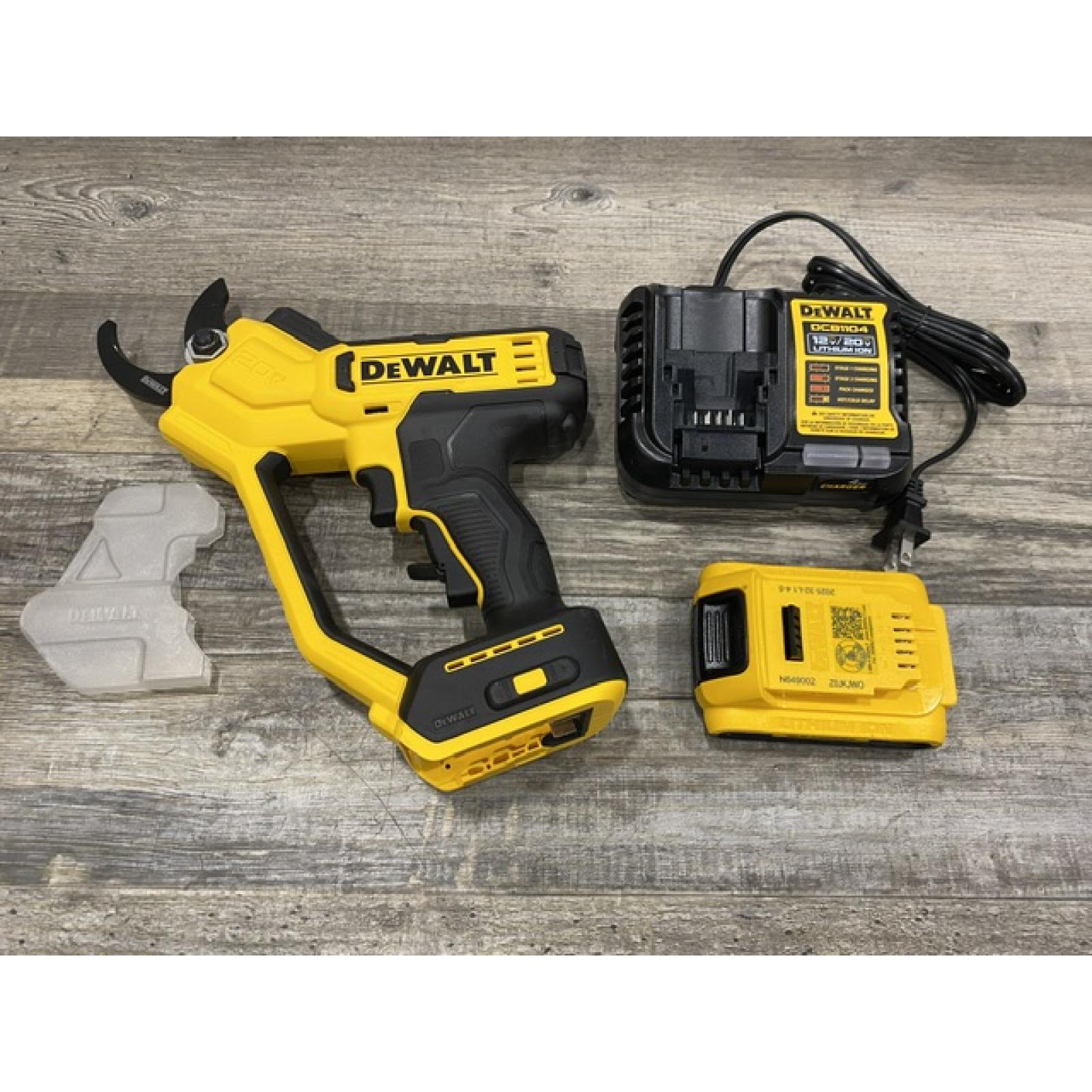 AS-IS DEWALT 20V MAX Cordless Battery Powered Pruner Kit