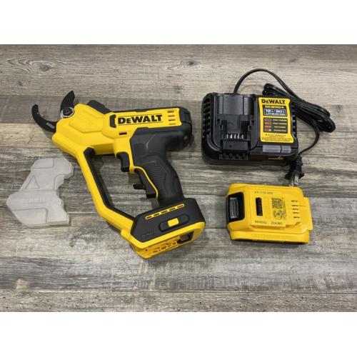AS-IS DEWALT 20V MAX Cordless Battery Powered Pruner Kit