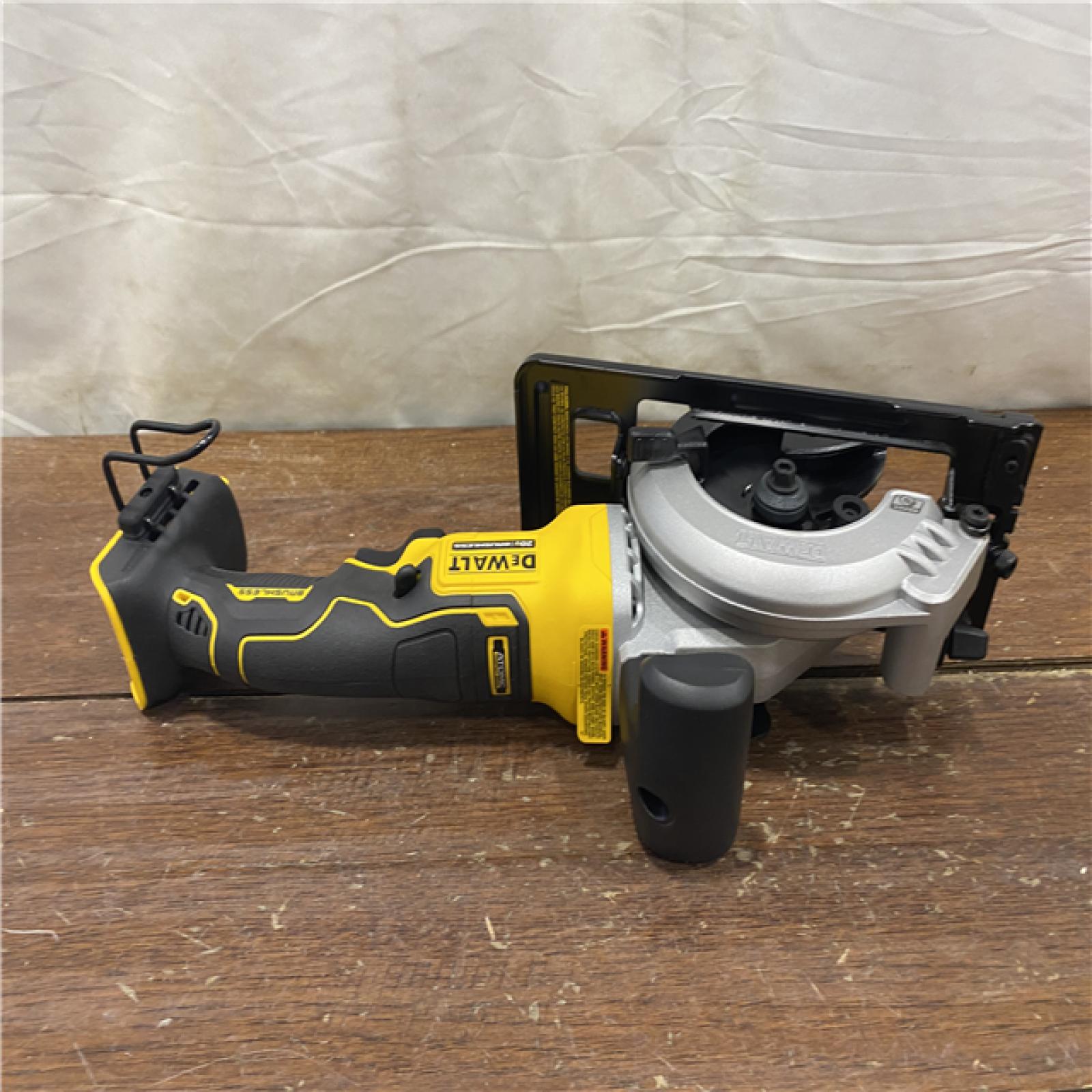 AS-IS DEWALT ATOMIC 20V MAX Cordless Brushless 4-1/2 in. Circular Saw (Tool Only)