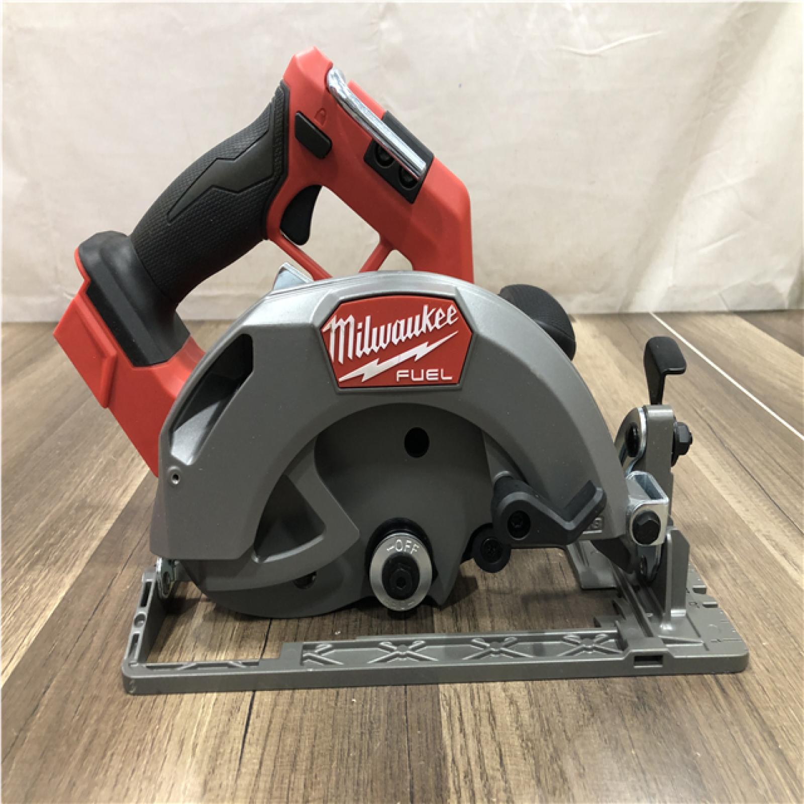 AS-IS Milwaukee FUEL 18V Lithium-Ion Brushless Cordless 7-1/4 in. Circular Saw (Tool-Only)