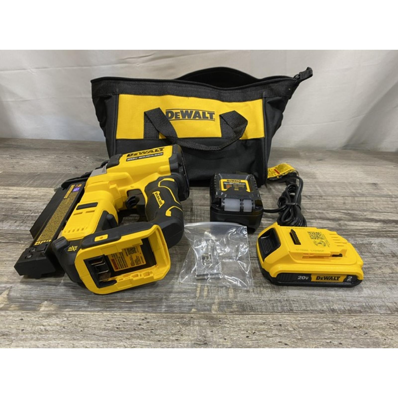AS-IS DEWALT ATOMIC 20V MAX Lithium Ion Cordless 23 Gauge Pin Nailer Kit