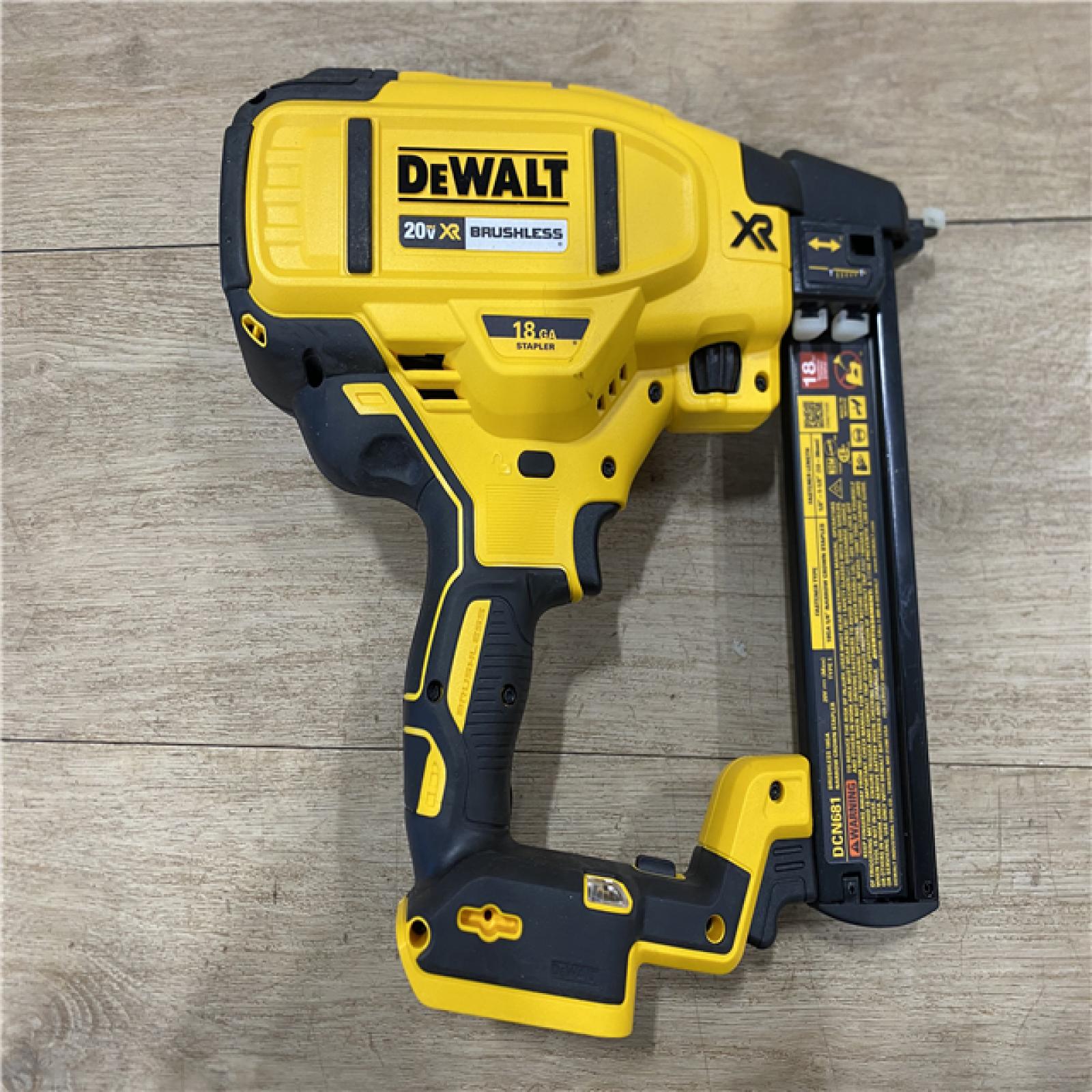 AS-IS DEWALT 20V MAX XR Lithium-Ion Cordless 18-Gauge Narrow Crown Stapler Kit