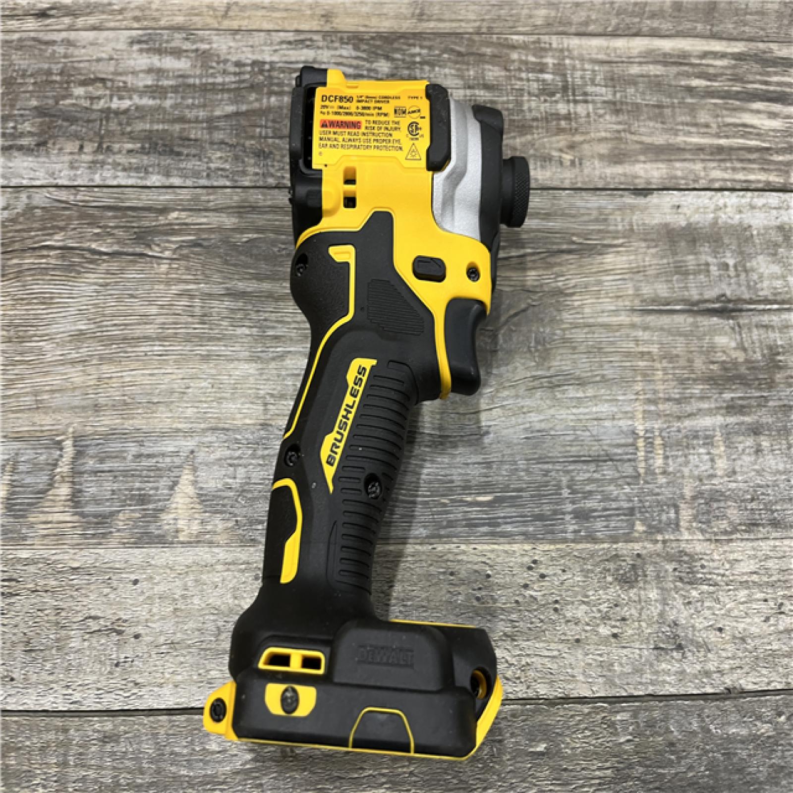 AS-IS DEWALT ATOMIC 20V MAX Lithium-Ion Cordless 1/4 in. Brushless Impact Driver Kit