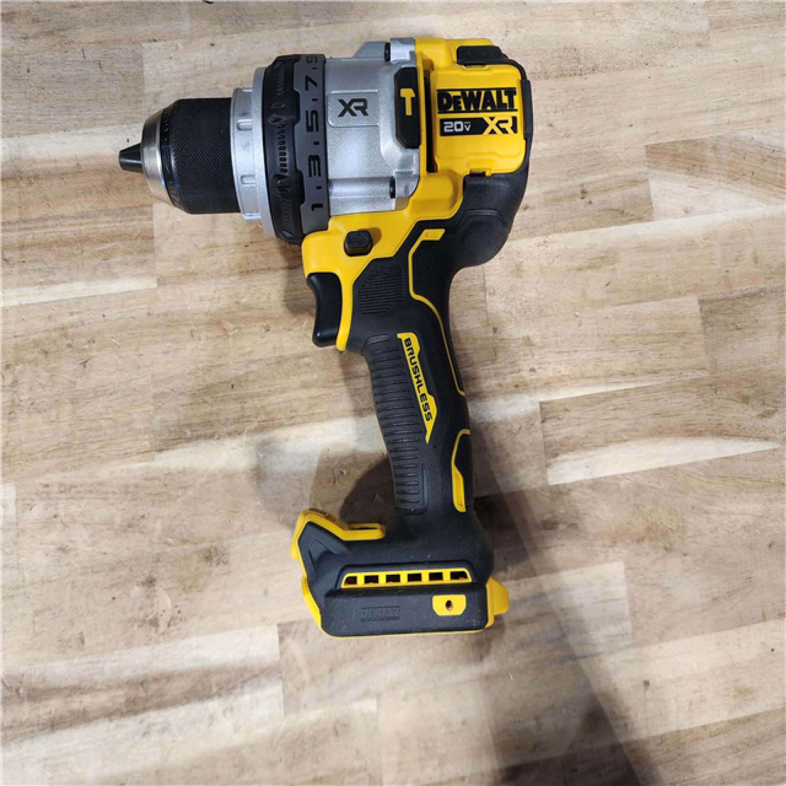 HOUSTON LOCATION - AS-IS (APPEARS LIKE NEW) DeWalt 20V MAX XR 1/2 in. Brushless Cordless Hammer Drill Kit (Battery & Charger)