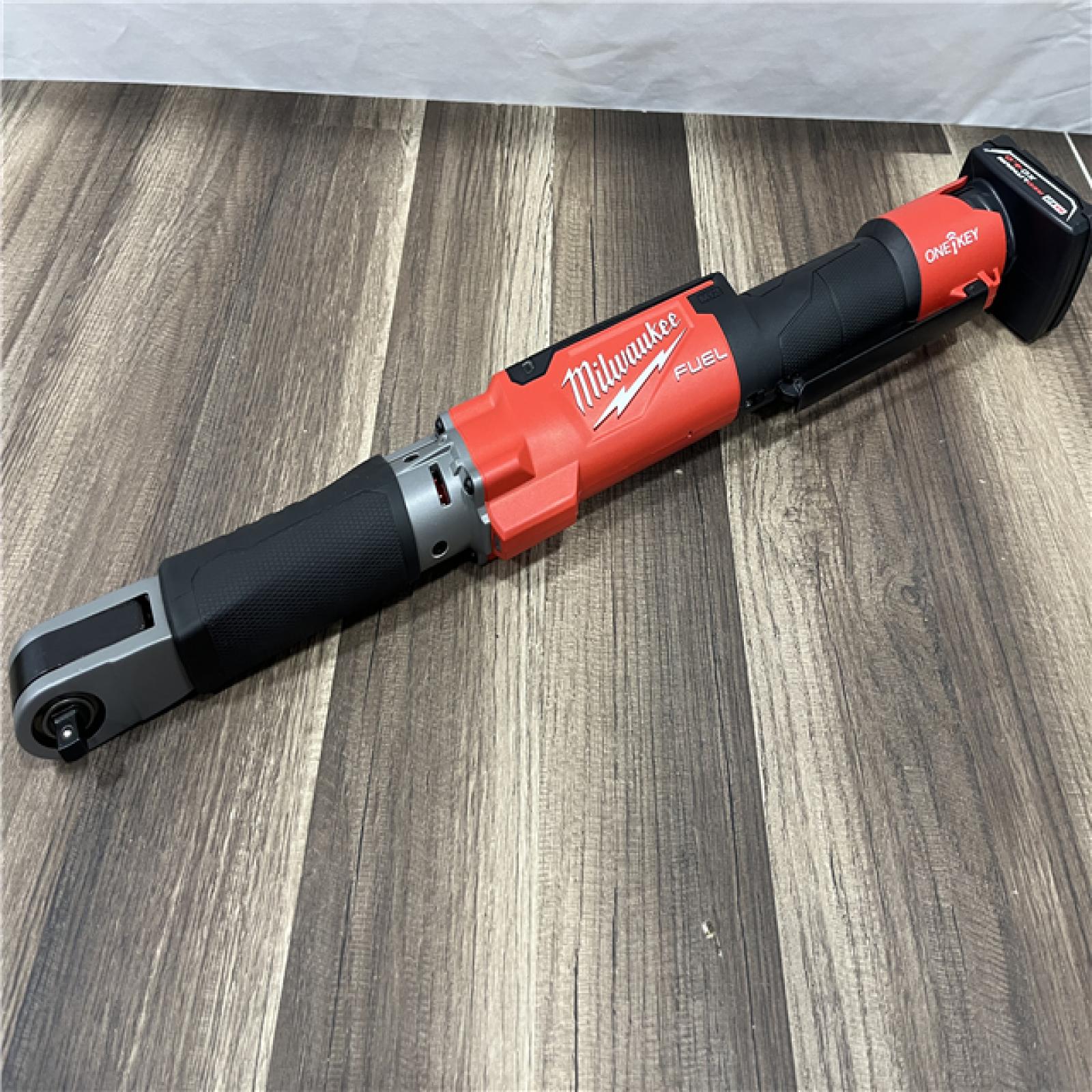 GOOD Milwaukee Restored Milwaukee 2465-20 Tool M12 FUEL ONE-KEY 12V Lithium-Ion Brushless Cordless 3/8-inch Digital Torque Wrench (Refurbished)