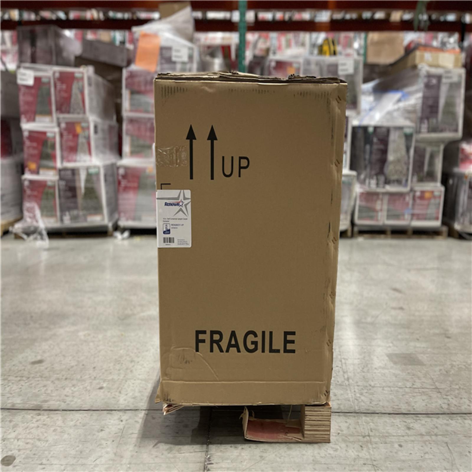 DALLAS LOCATION - Renown REN08031-VP 16 in. Self Contained Upright Carpet Extractor Black