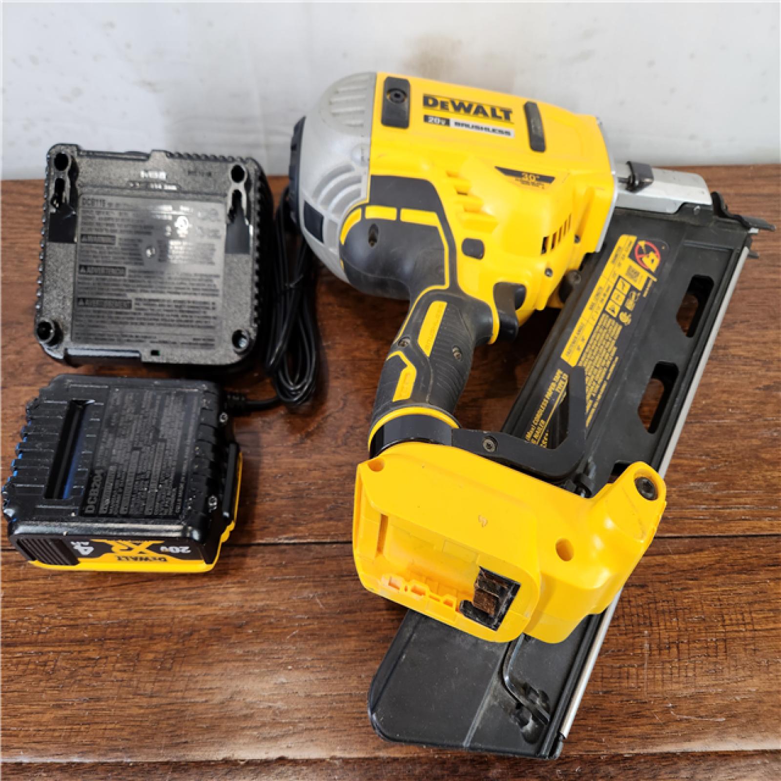 ASIS DeWalt 20V MAX Cordless Brushless 2Speed 30° Paper Collated