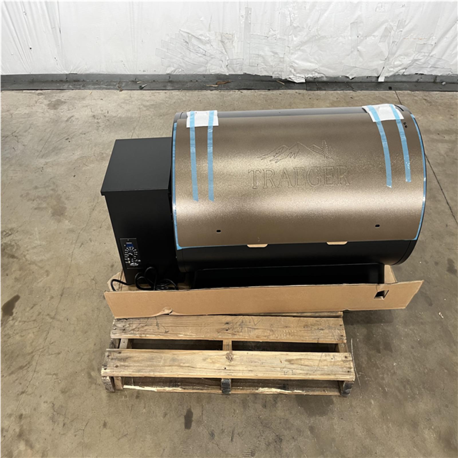 Houston Location - AS-IS home improvement pallet TRAEGER GRILL