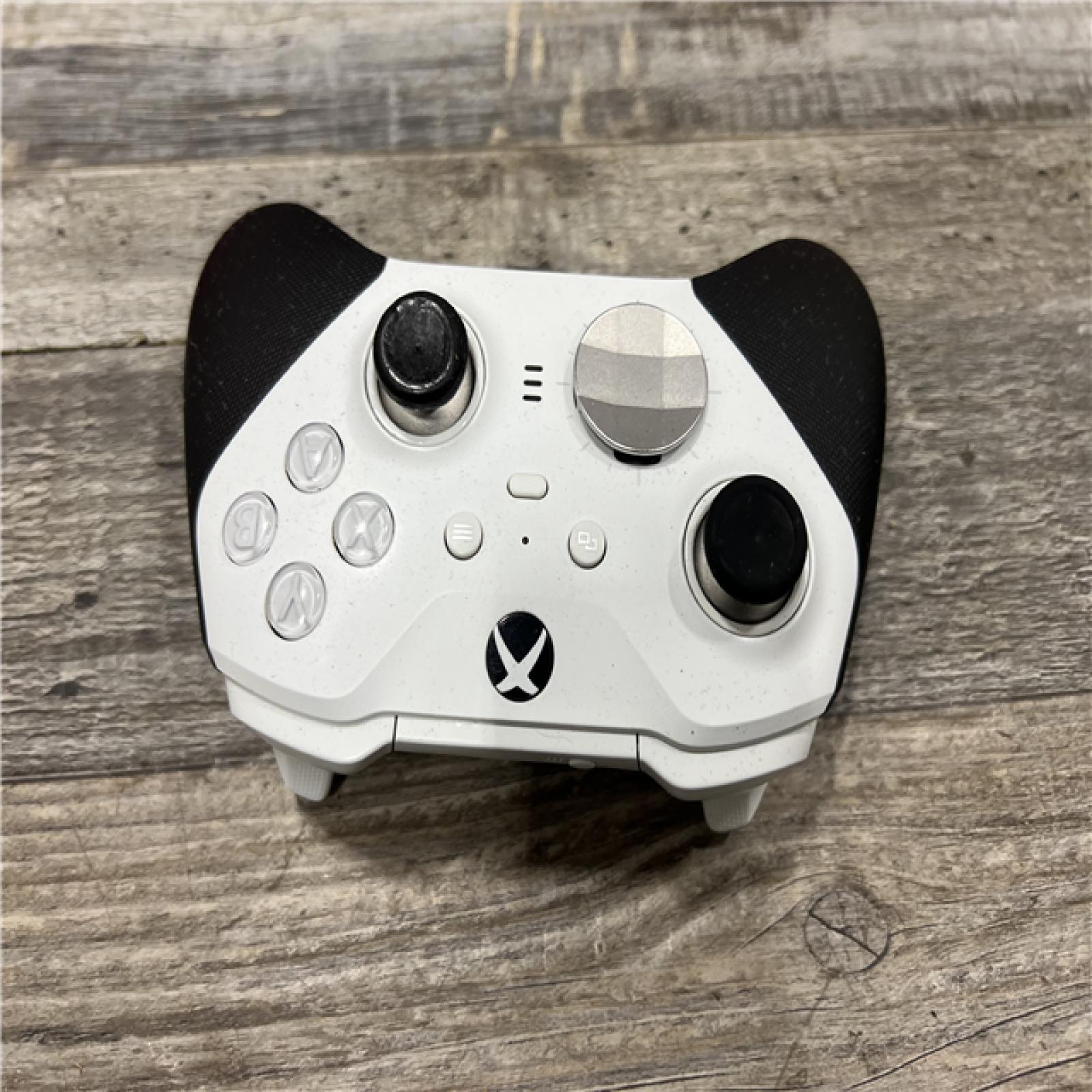 AS-IS Microsoft - Xbox Elite Series 2 Core Wireless Controller  - Black/White