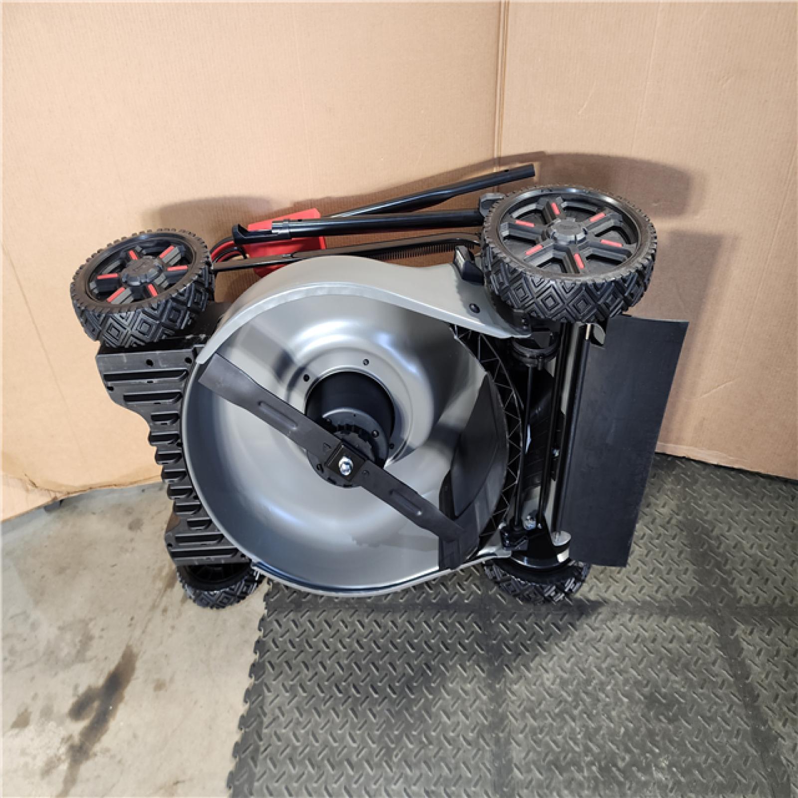 HOUSTON LOCATION - AS-IS Milwaukee M18 FUEL Brushless Cordless 21 in. Walk Behind Dual Battery Self-Propelled Mower Kit W/ CHARGER