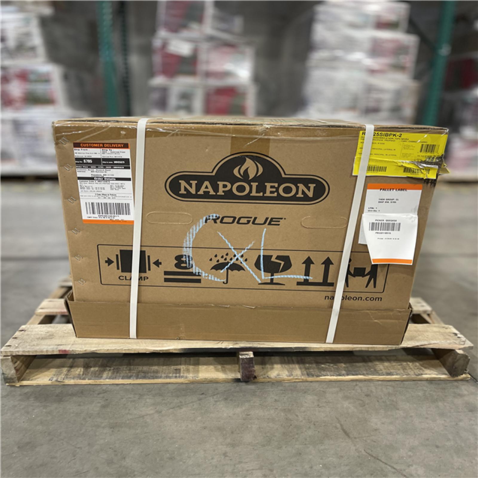 DALLAS LOCATION - NAPOLEON Rogue PRO 625 5-Burner Propane Gas Grill in Black with Infrared Side Burner