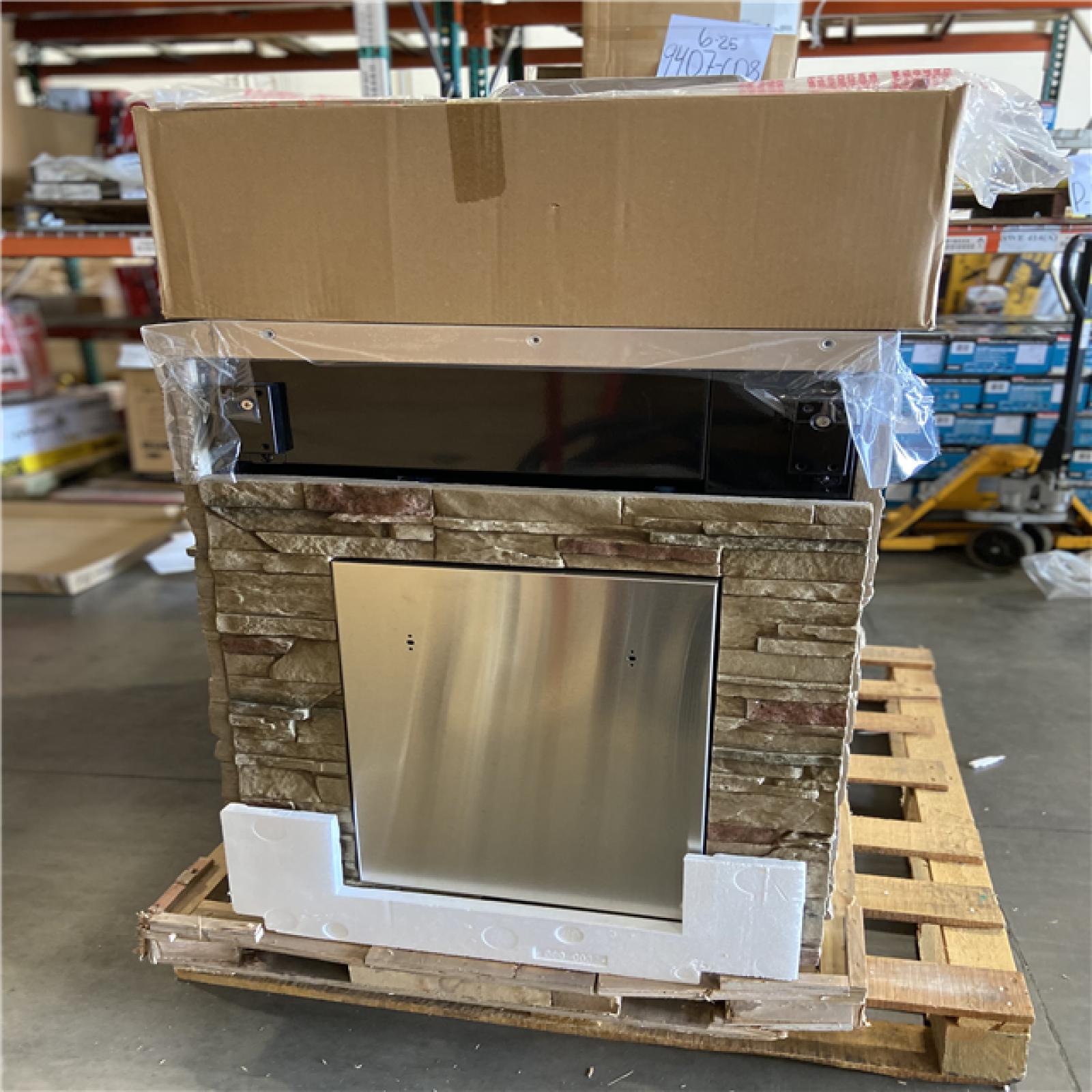 DALLAS LOCATION - SPIRE 5-Burner Built-In Propane Gas Stone Island Grill in Terra Rosa
