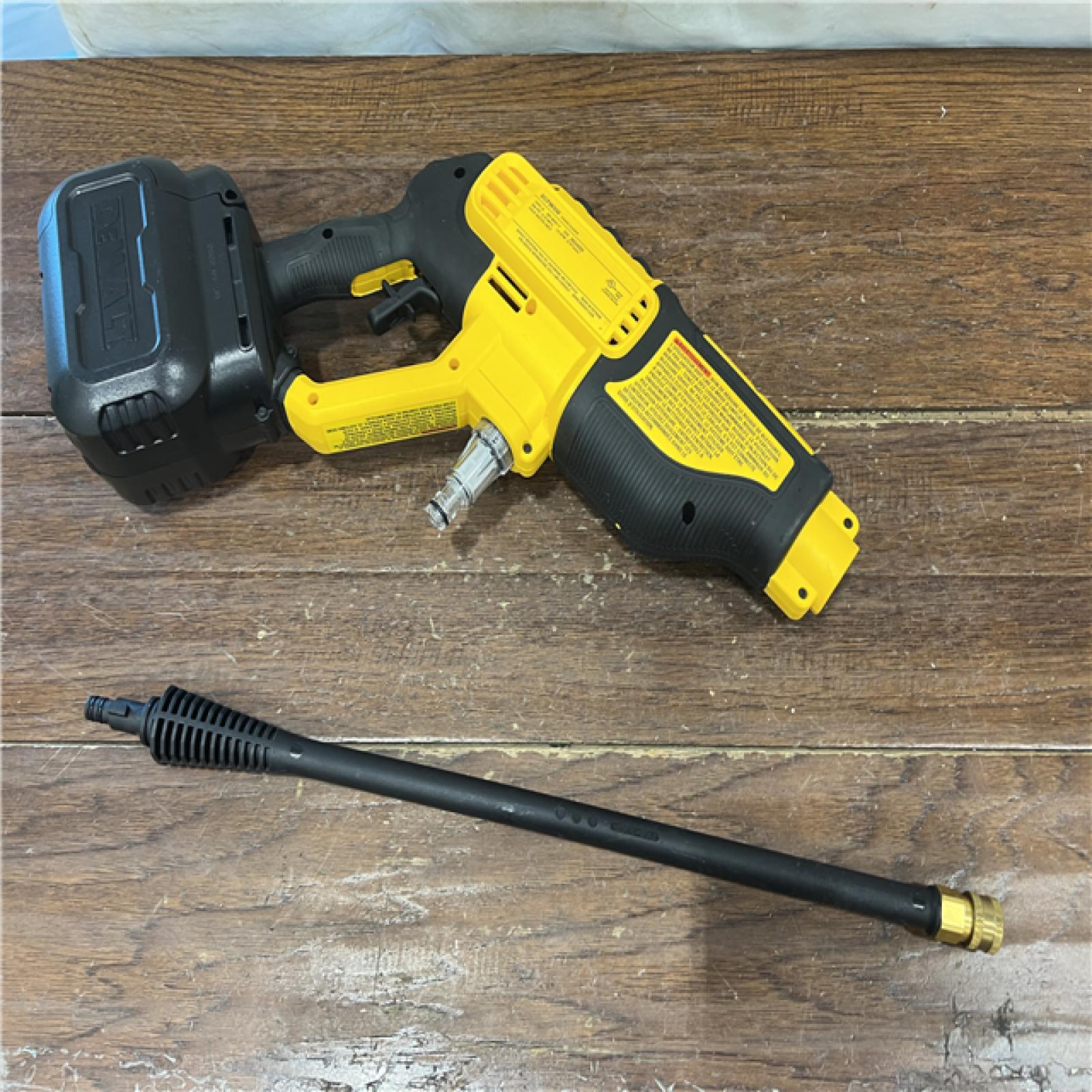 AS-IS Dewalt 20V 550 PSI  1 GPM Cordless Power Cleaner W/ 4 Nozzles Tool-Only DCPW550B