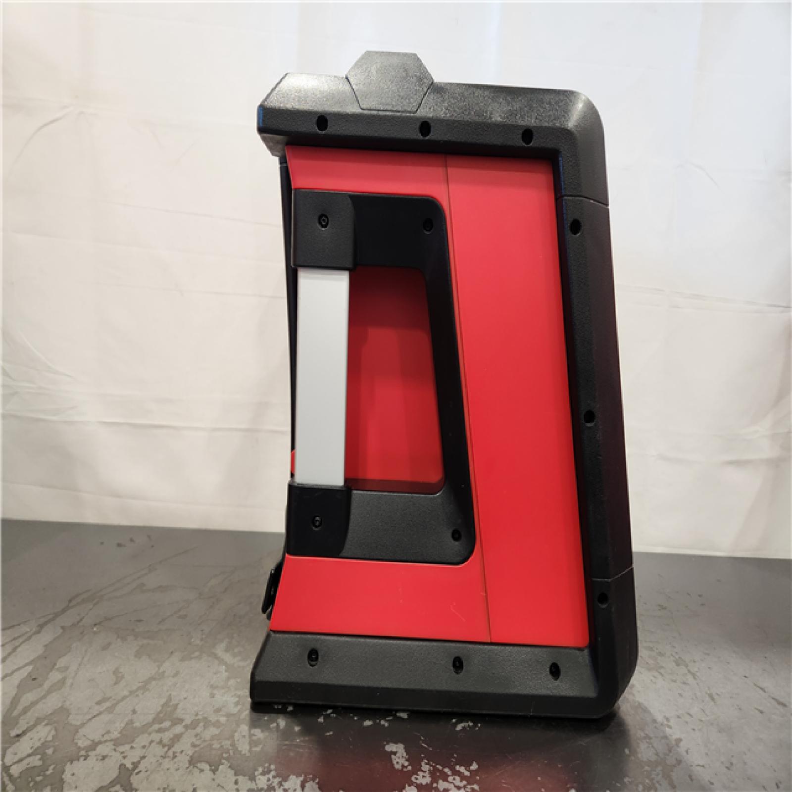 AS-IS- Milwaukee M18 Lithium-Ion Cordless Jobsite Radio/Charger