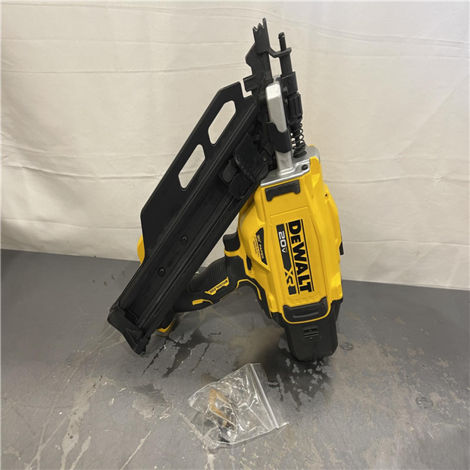 AS-IS - DEWALT 20V 30 Degree Cordless Framing Nailer