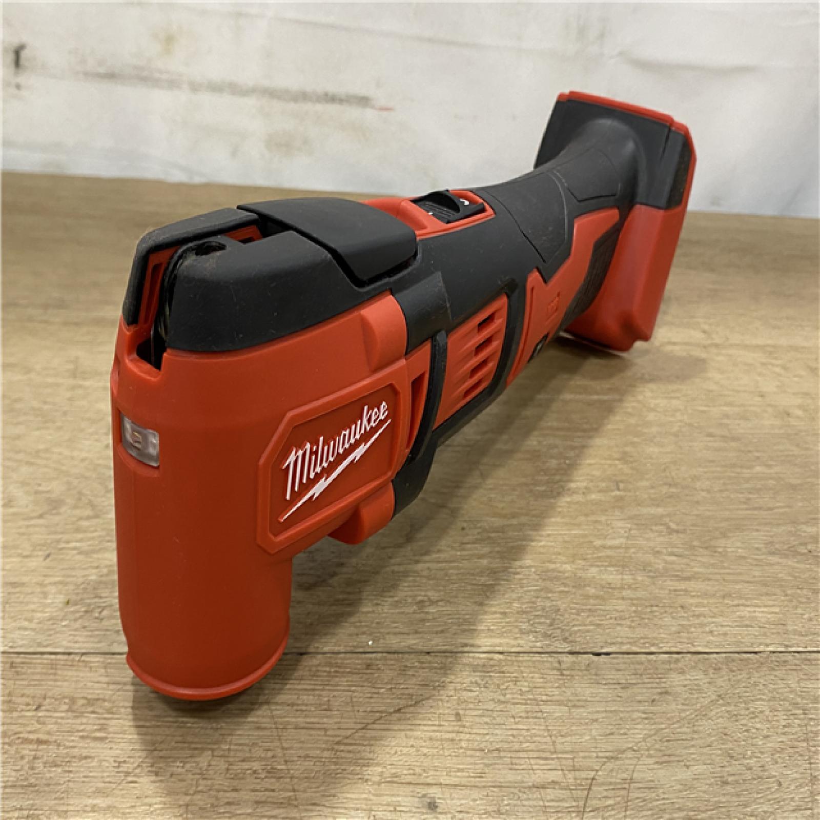 AS-IS Milwaukee 18V Lithium-Ion Cordless Oscillating Multi-Tool (Tool-Only)