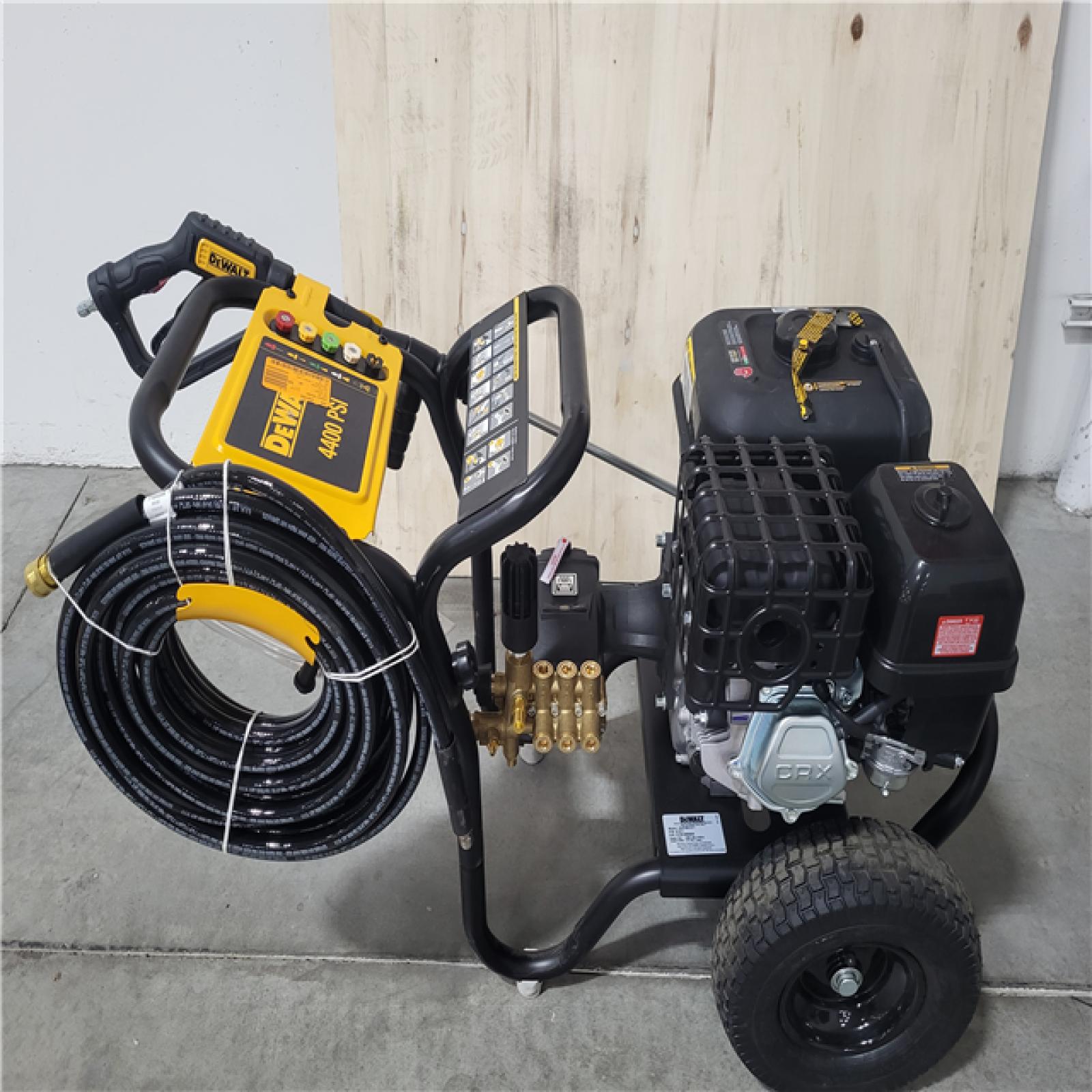 CALIFORNIA AS-IS DEWALT 4400 PSI 4.0 GPM Cold Water Gas Pressure Washer