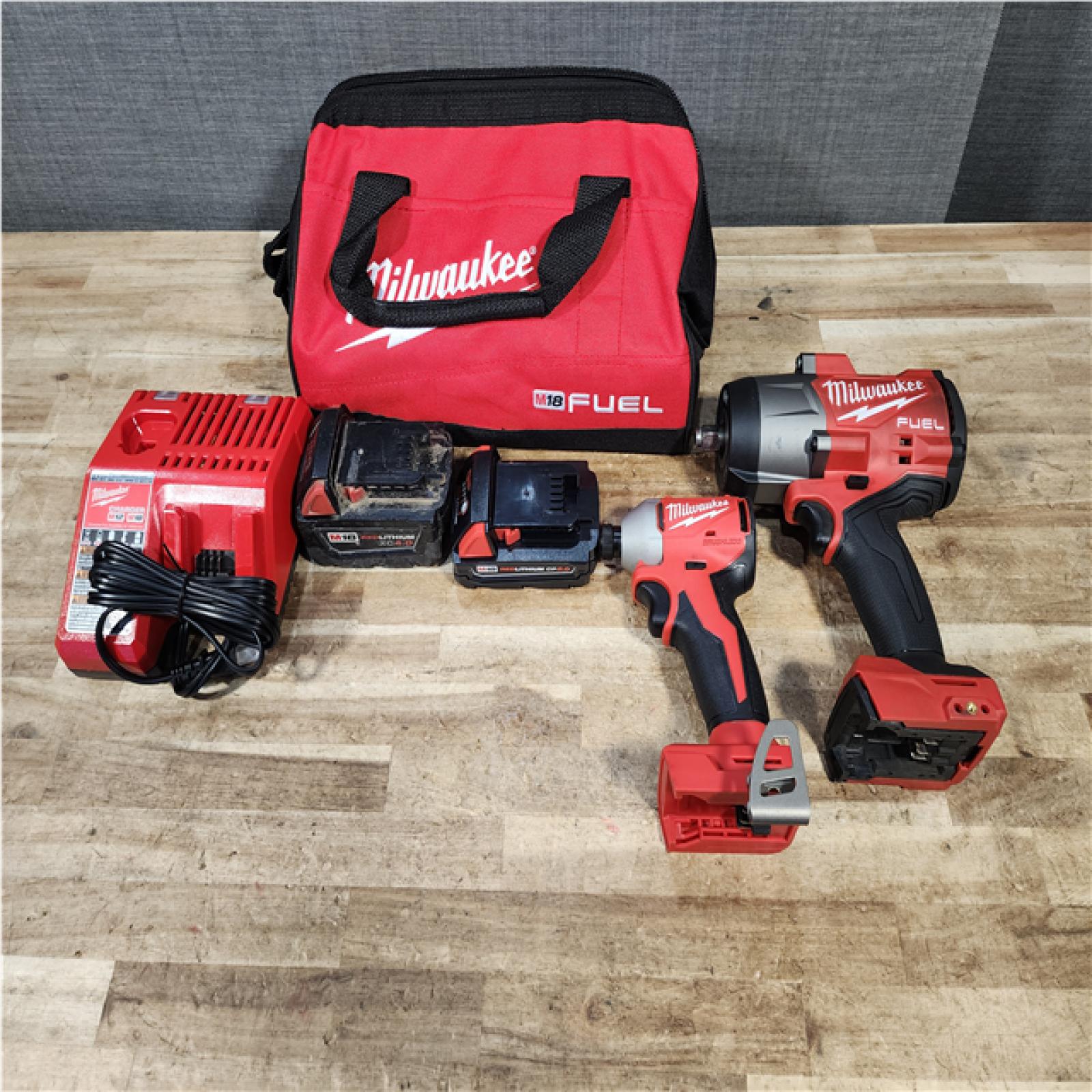 HOUSTON LOCATION - AS - IS Milwaukee 2 Tool Combo Kit W/ (2) Battery & Charger