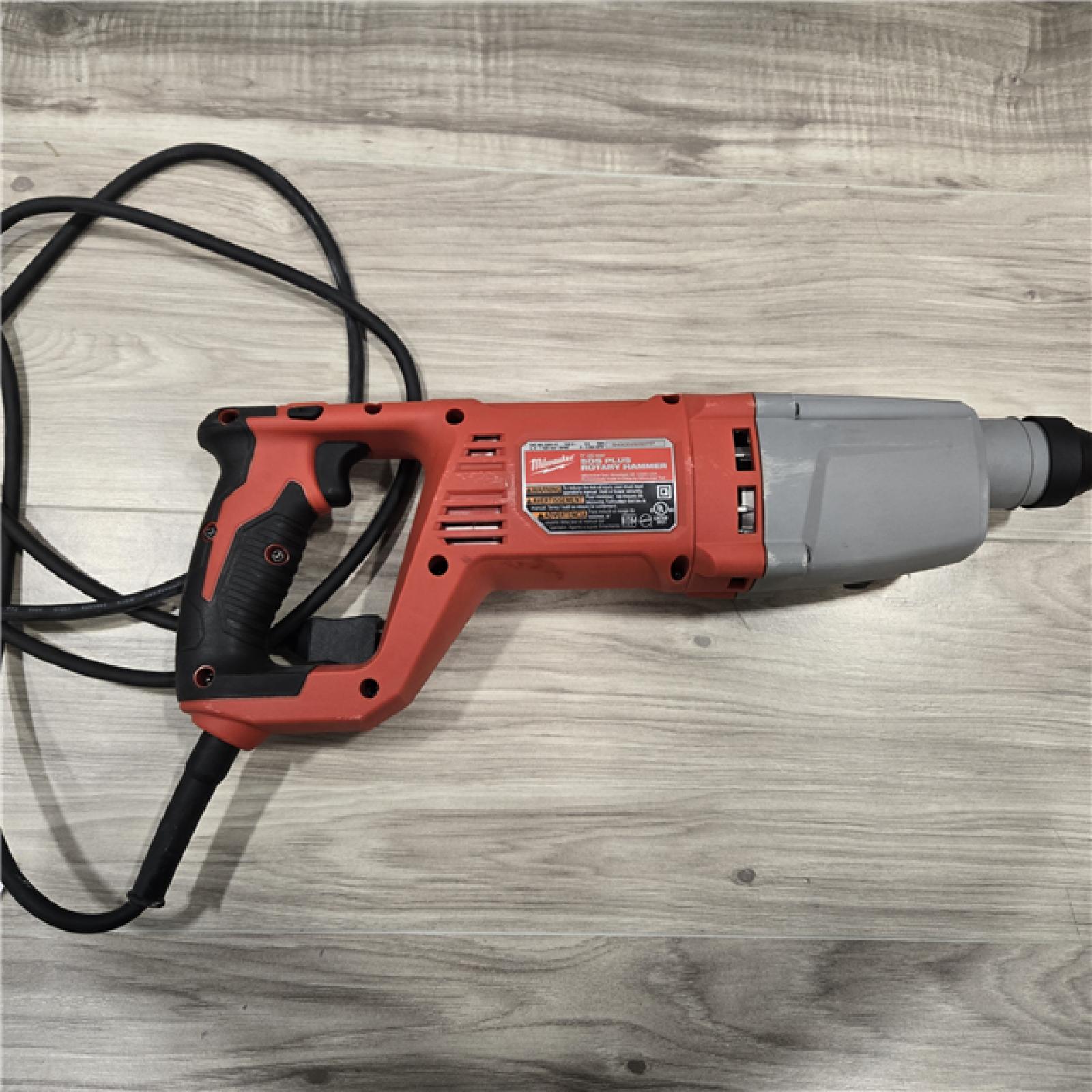 AS-IS Milwaukee 1 in. SDS Plus D-Handle Rotary Handle w/ Case