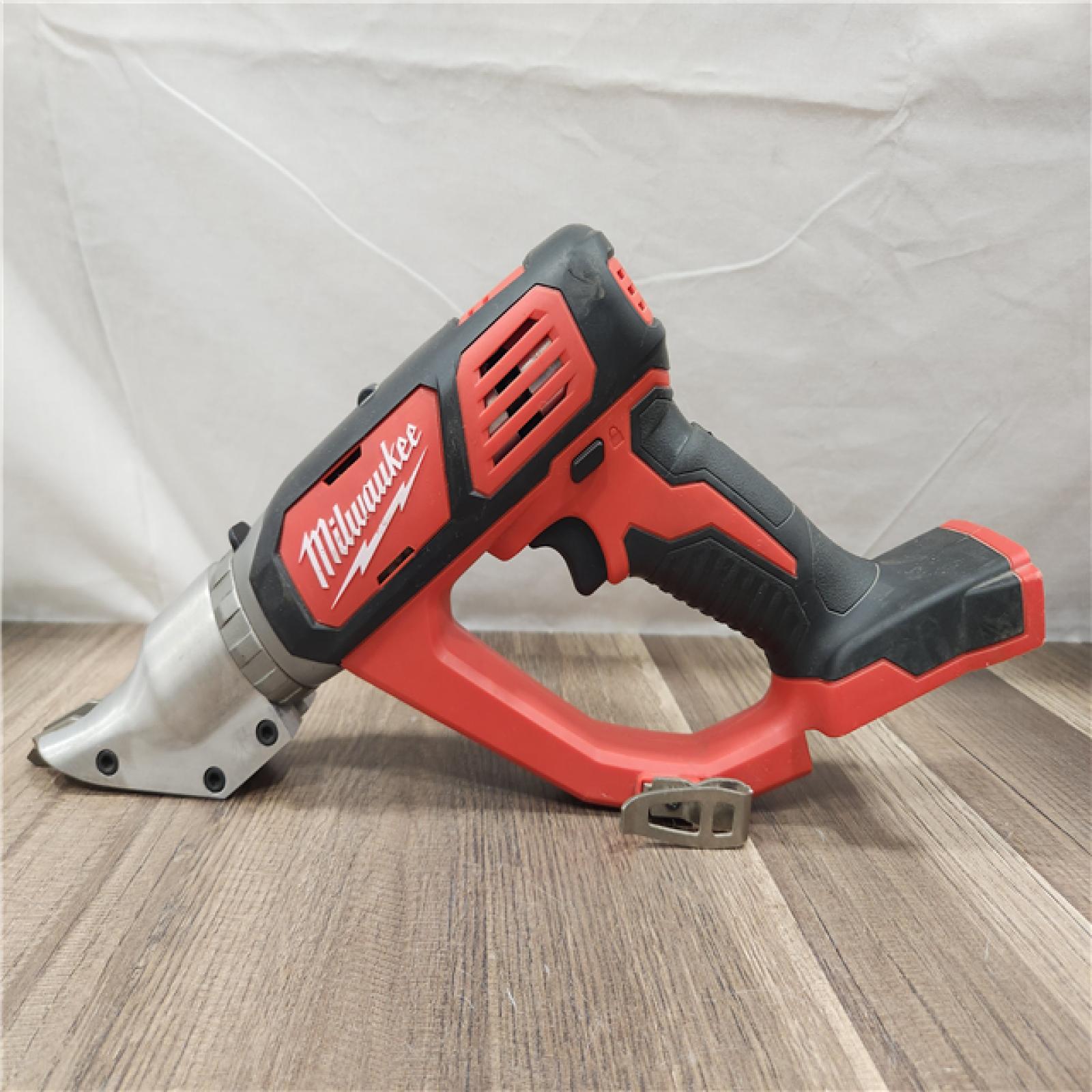 AS-IS- Milwaukee M18 18V Lithium-ion Cordless 18-gauge Double Cut Metal Shear (Tool-Only)