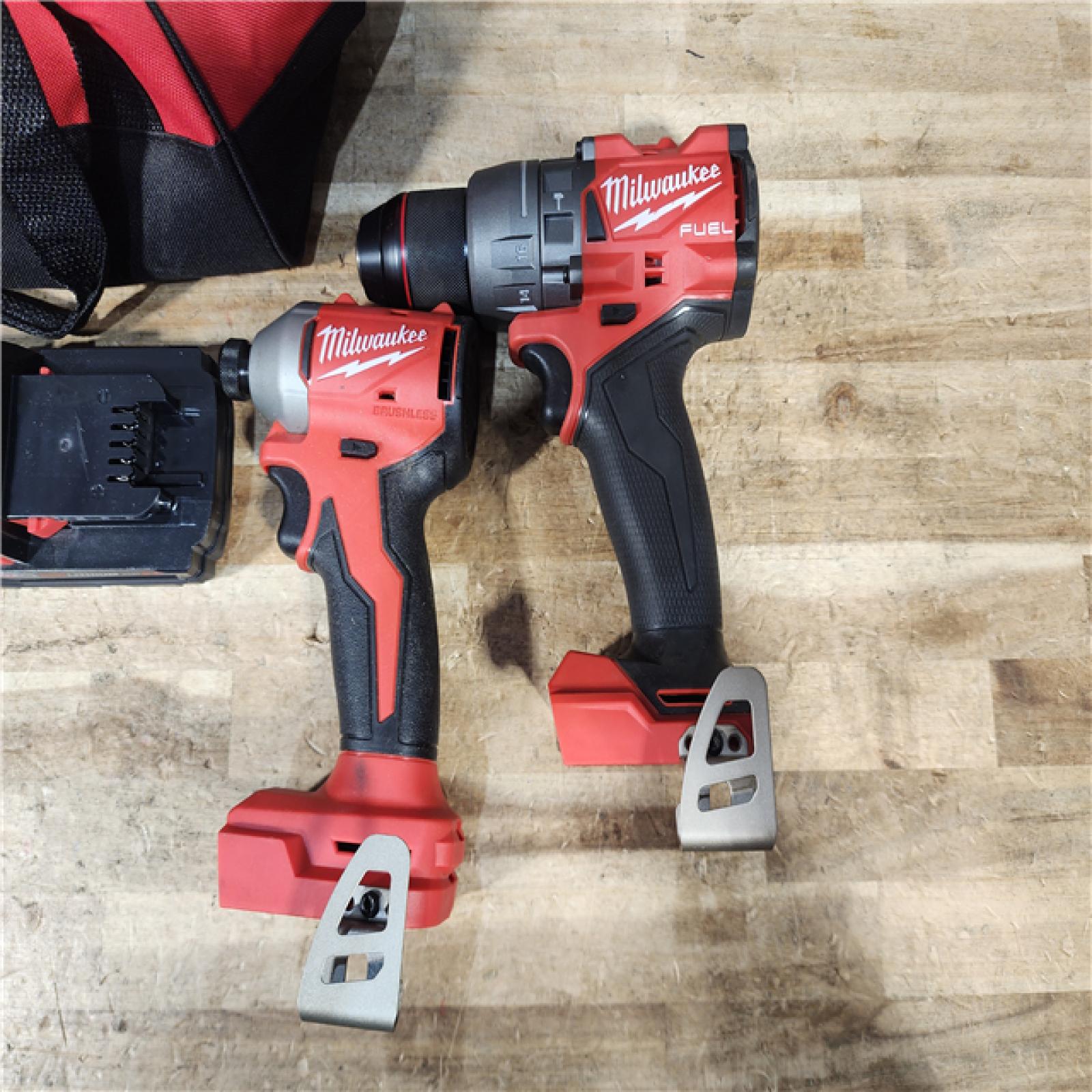 HOUSTON LOCATION - AS - IS Milwaukee 2 Tool Combo Kit W/ (2) Battery & Charger
