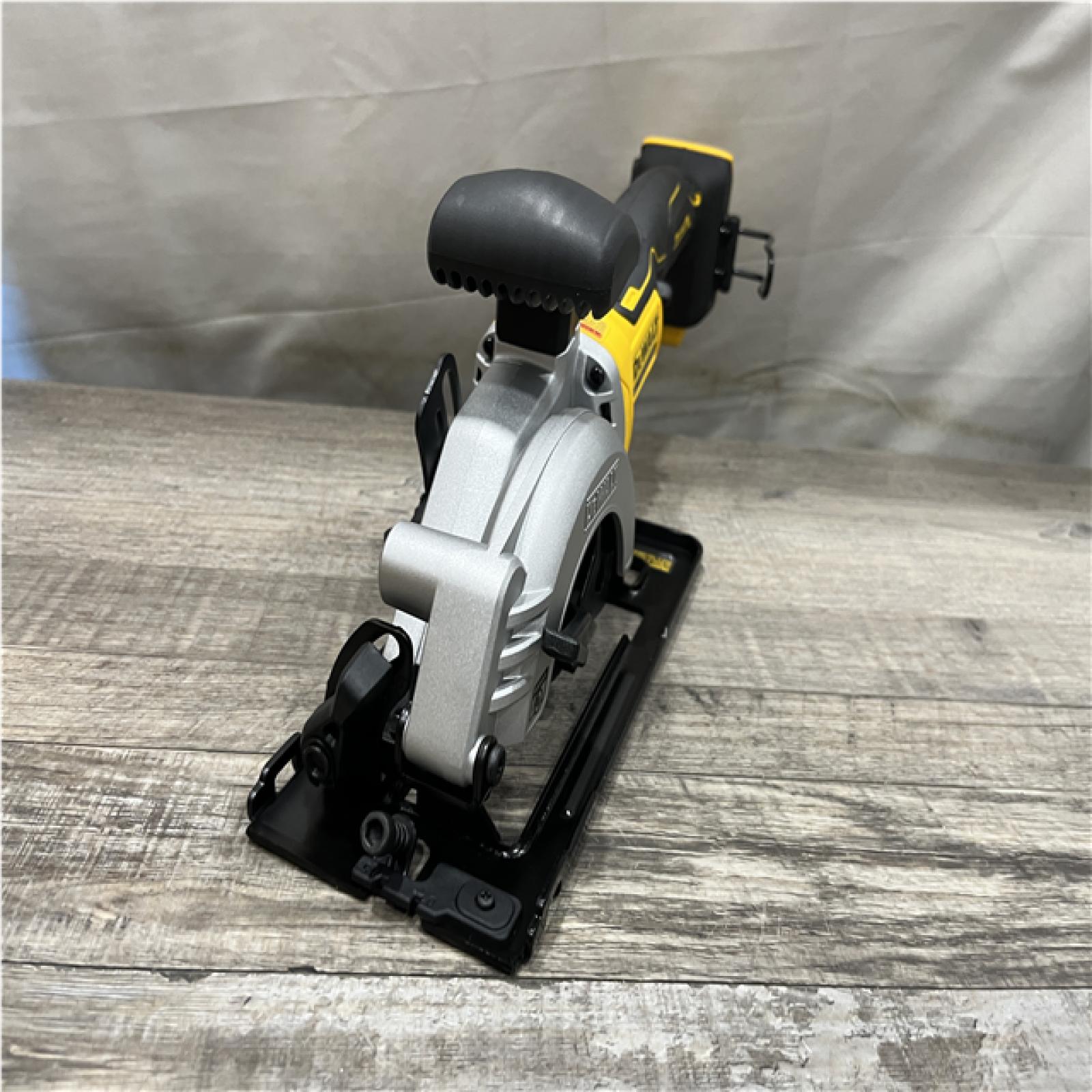 AS-IS DEWALT ATOMIC 20V MAX Cordless Brushless 4-1/2 in. Circular Saw (Tool Only)