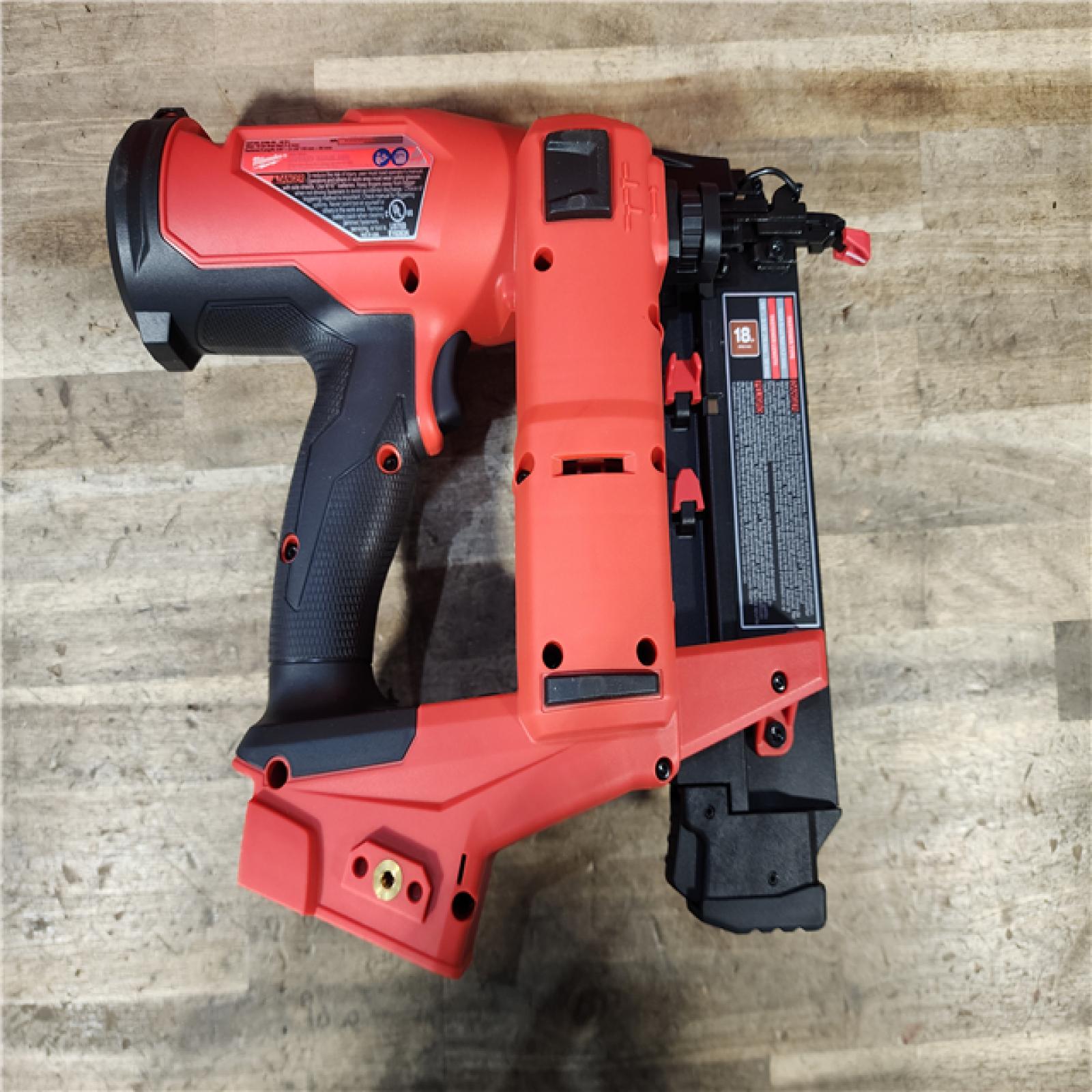 HOUSTON LOCATION - AS-IS (APPEARS LIKE NEW) Milwaukee M18 Fuel 18V Brushless 18-Gauge Brad Nailer 2746-20 (Bare Tool)
