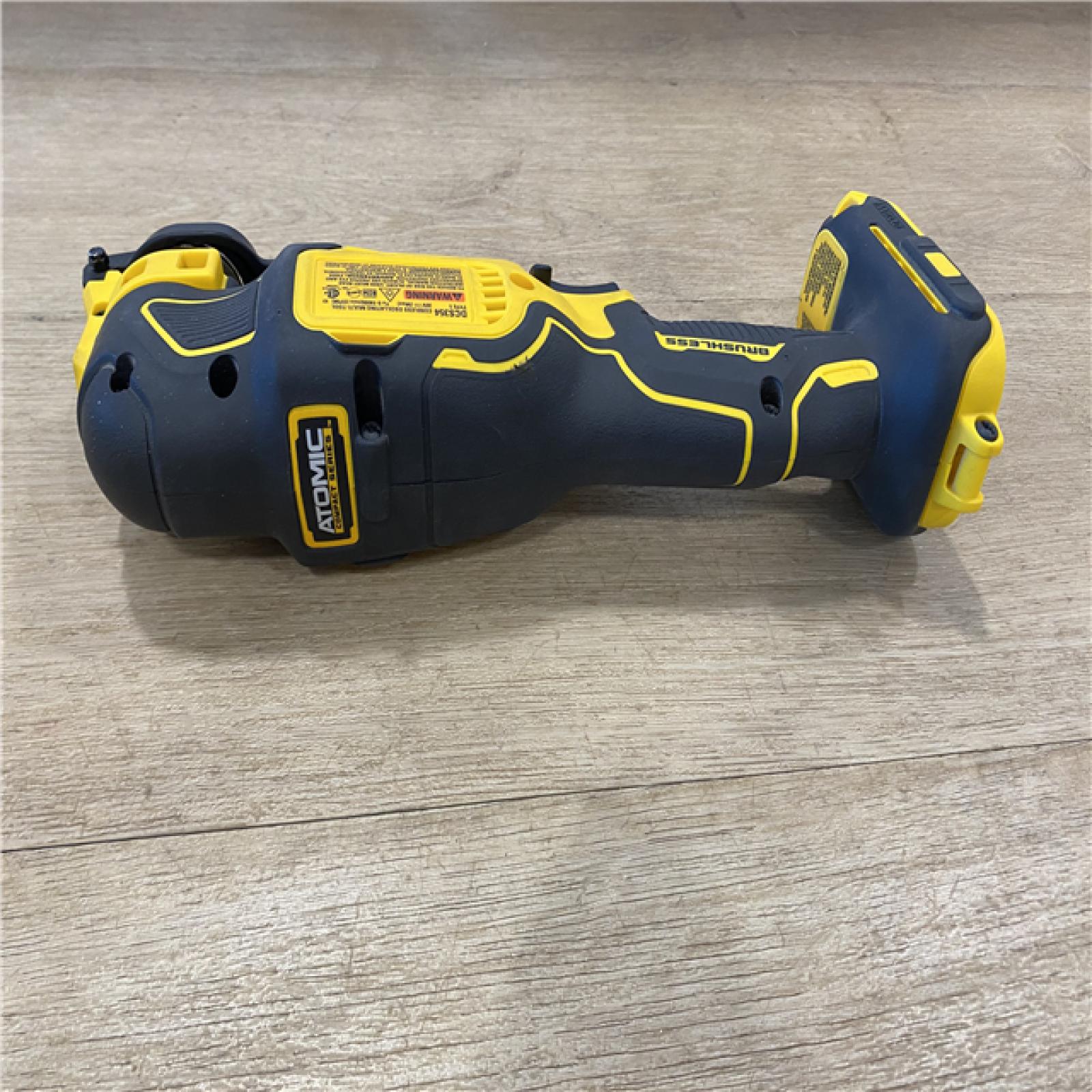 AS-IS DEWALT ATOMIC 20V MAX Brushless Oscillating Multi Tool and 20V MAX POWERSTACK Compact Battery Starter Kit