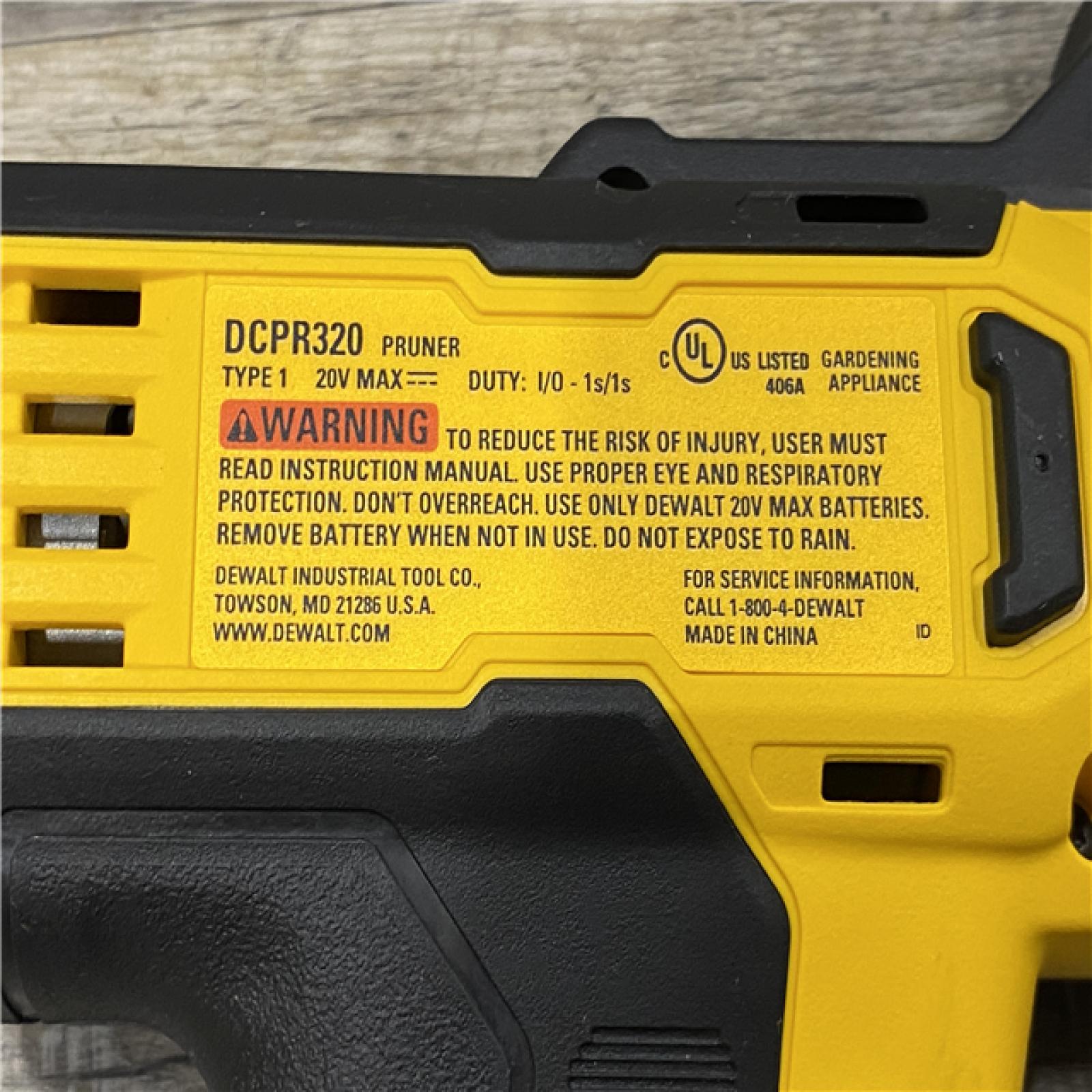 AS-IS DEWALT 20V MAX Cordless Battery Powered Pruner Kit